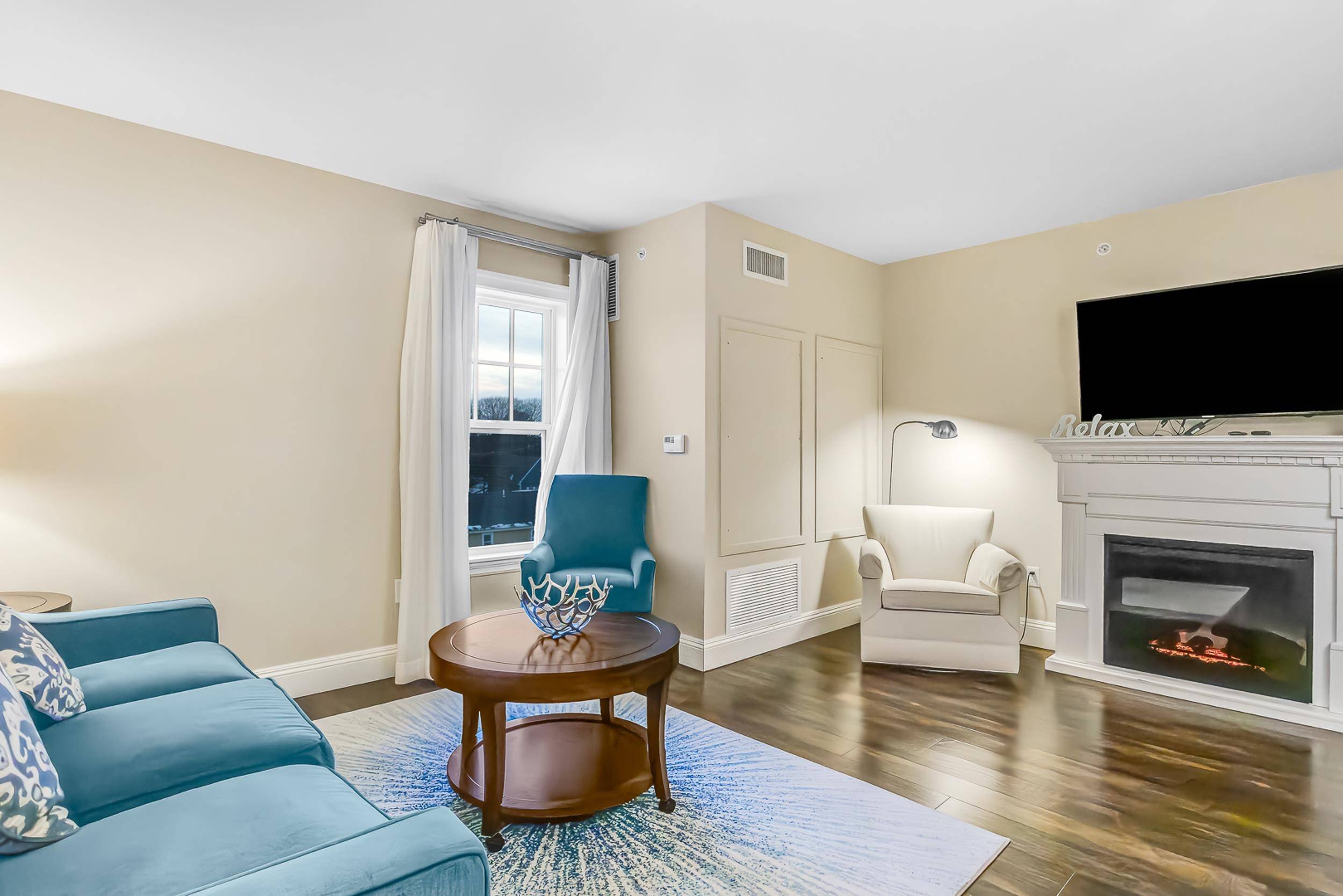 York, ME 03909,1 Ocean AVE #402/404 Fraction 4
