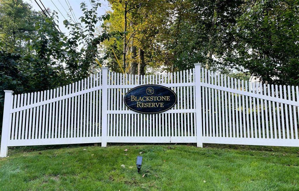 Raymond, NH 03077,57 Blackstone DR