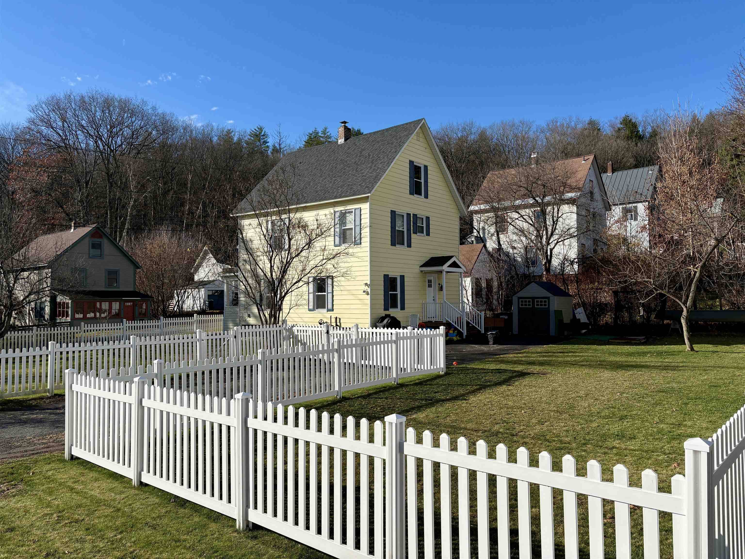 Hartford, VT 05001,11 Third AVE