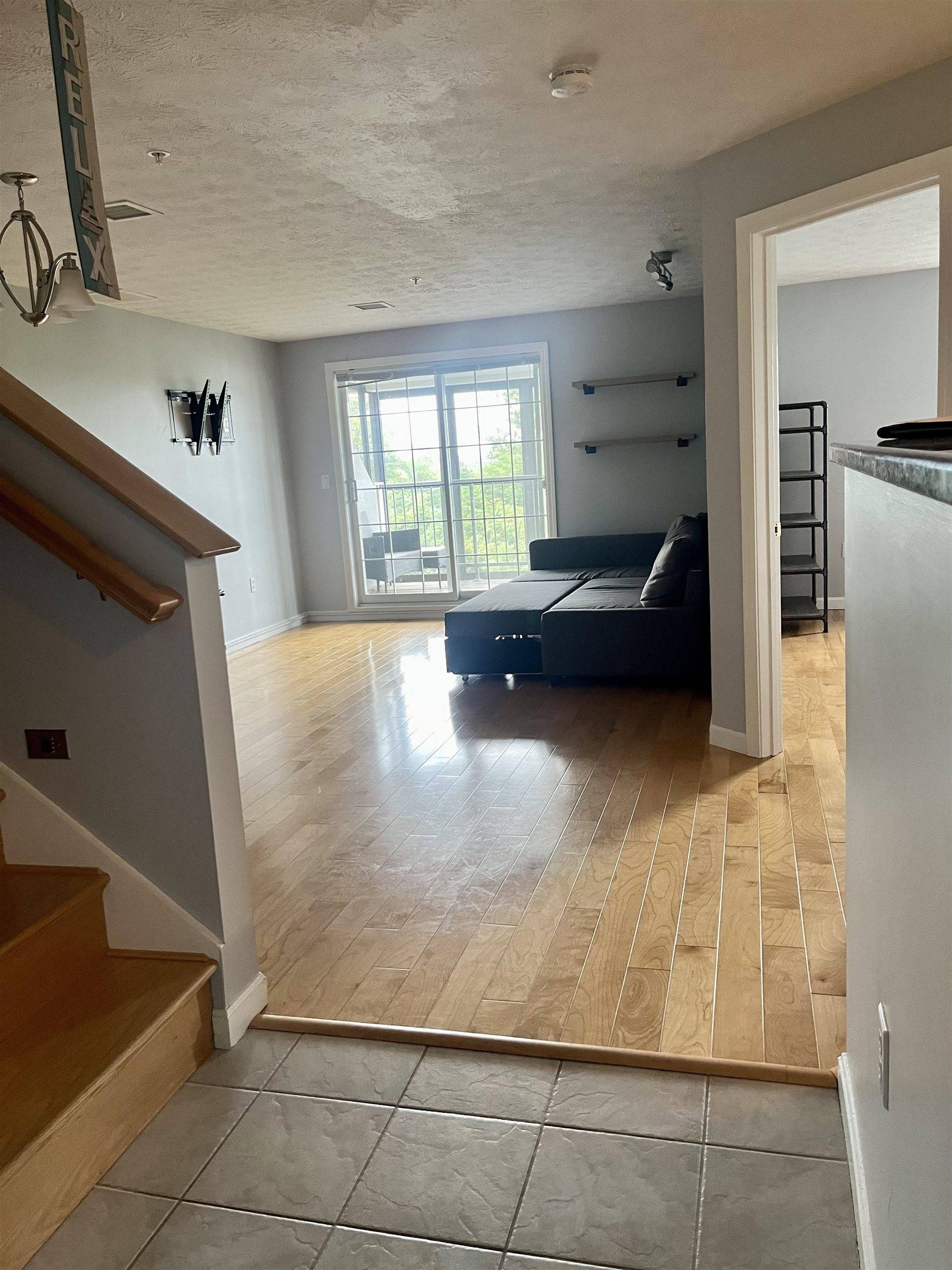 Manchester, NH 03104,96 River RD #408