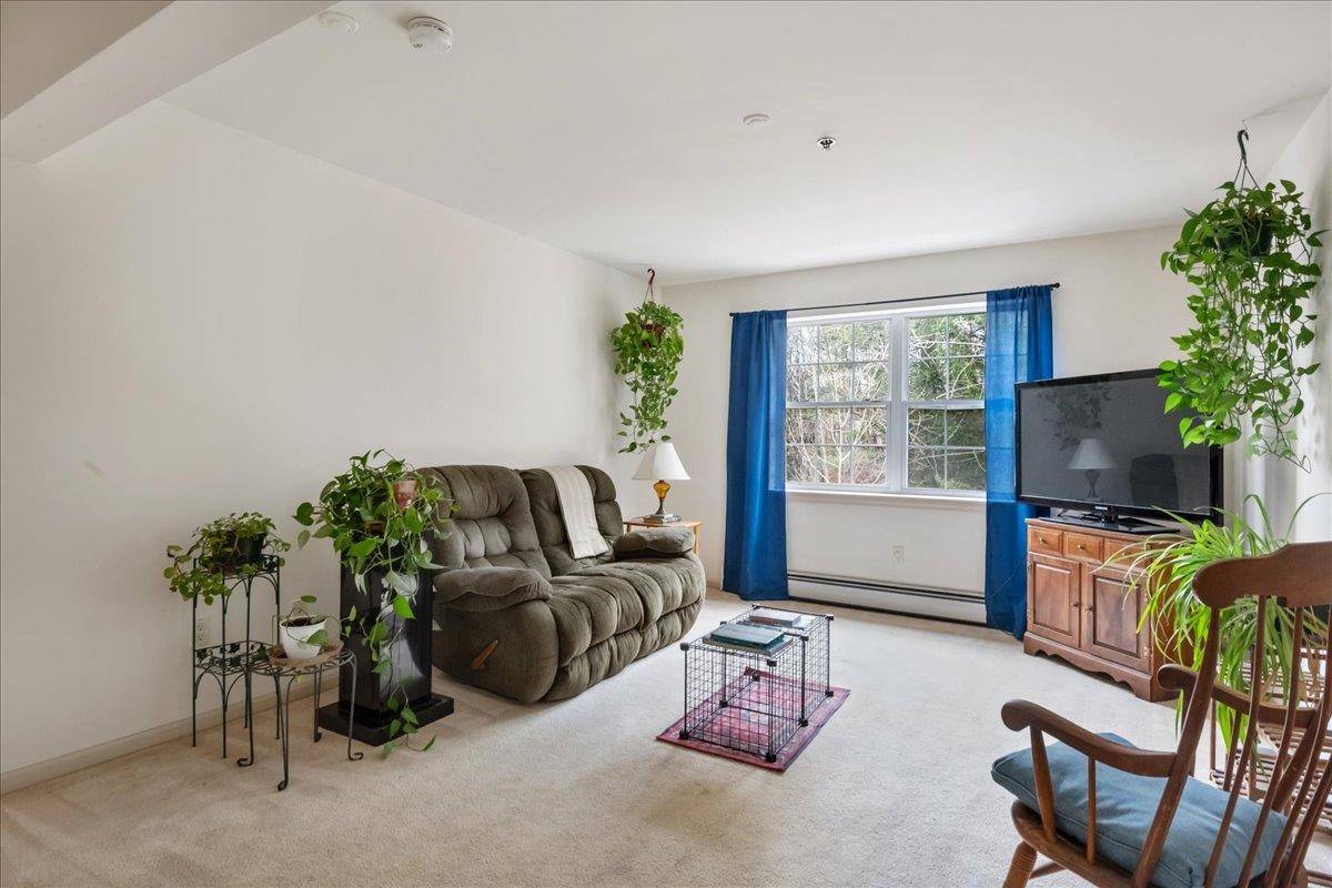 Burlington, VT 05401,229 Hildred DR