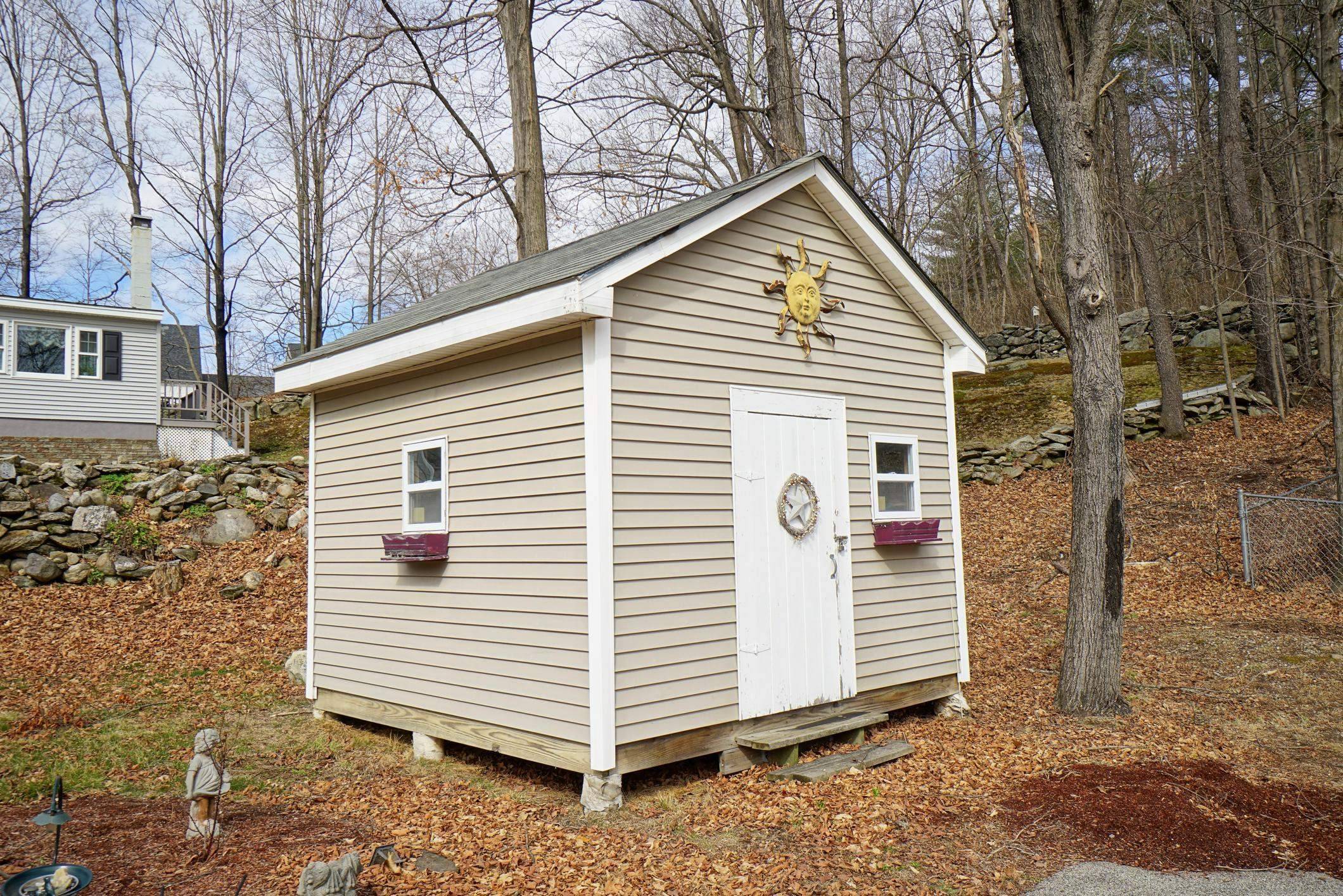 Milford, NH 03055,27 Maple ST