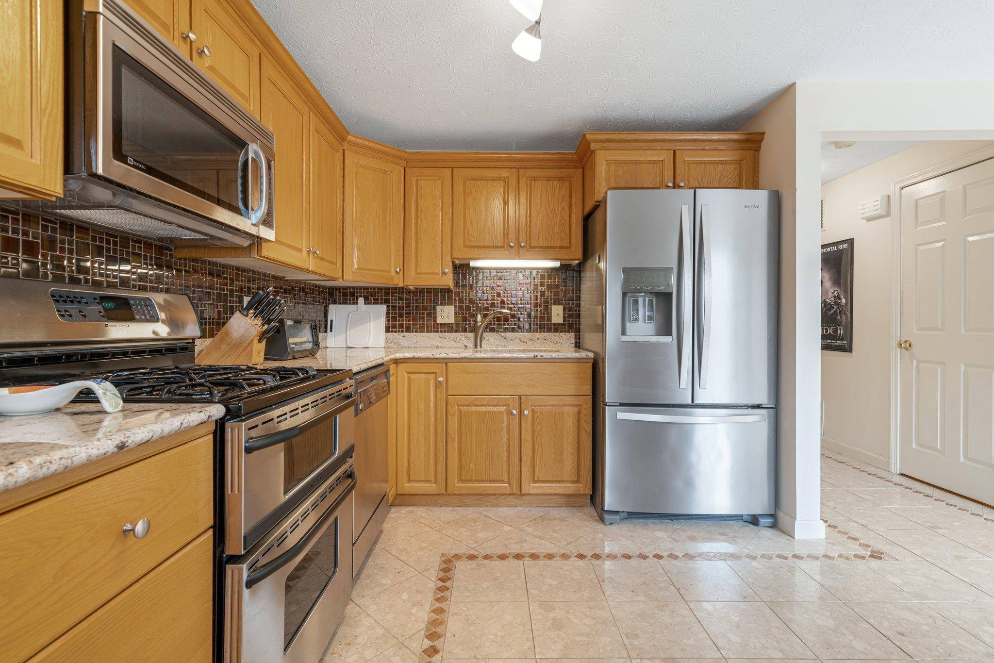 Nashua, NH 03063,9 Cranleigh Mews DR