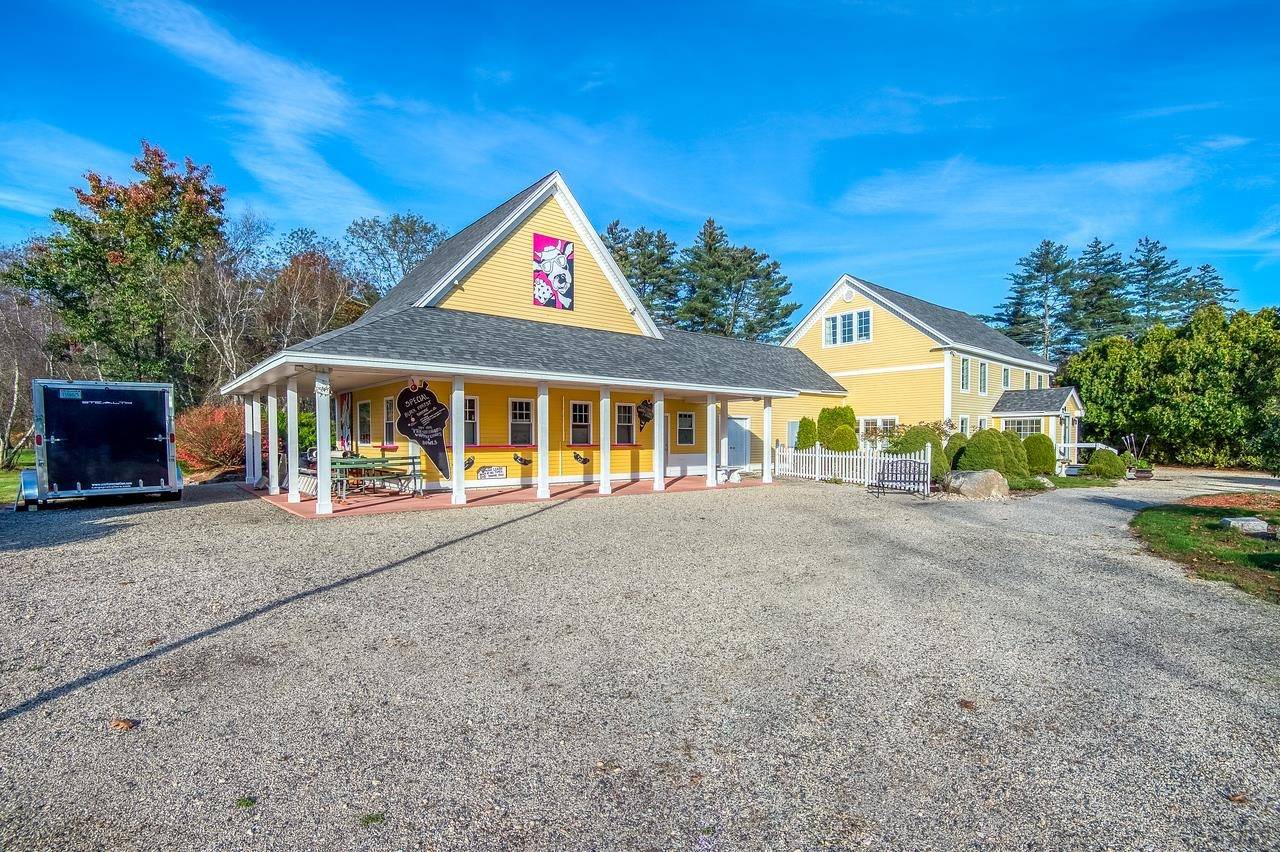 146 Calef HWY Barrington, NH 03825