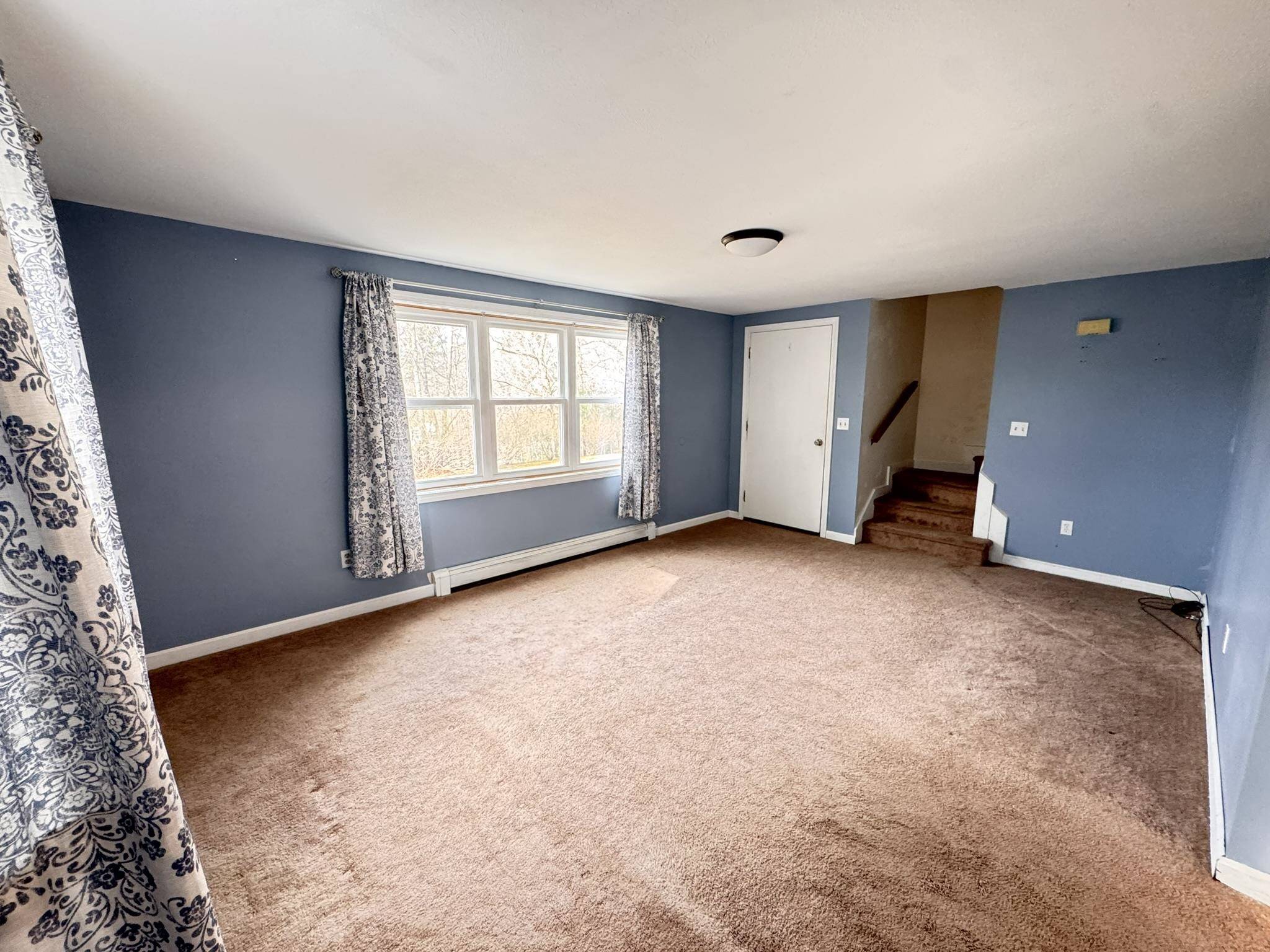 Londonderry, NH 03053,42 Mammoth RD #B