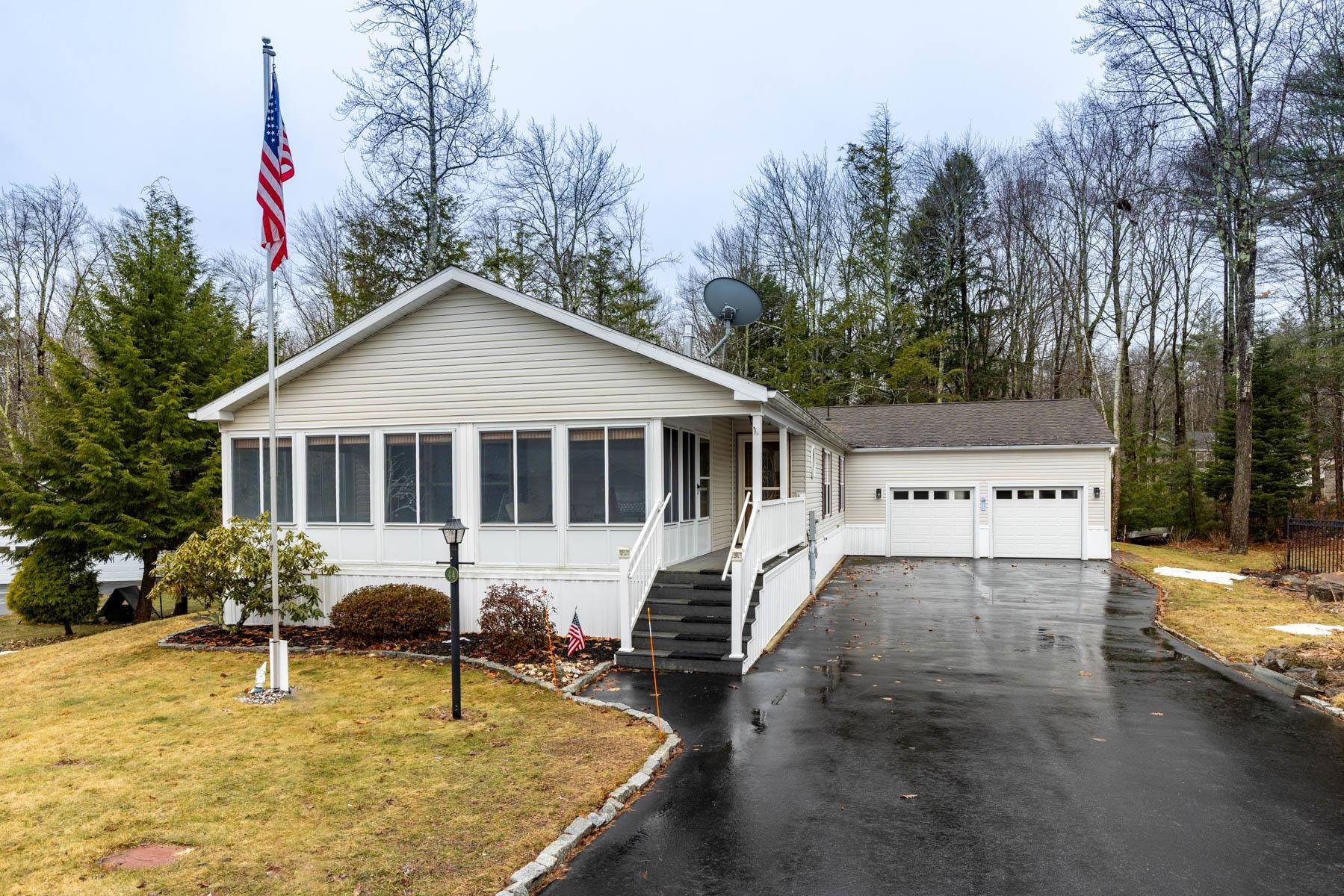 Rochester, NH 03868,44 Blair DR