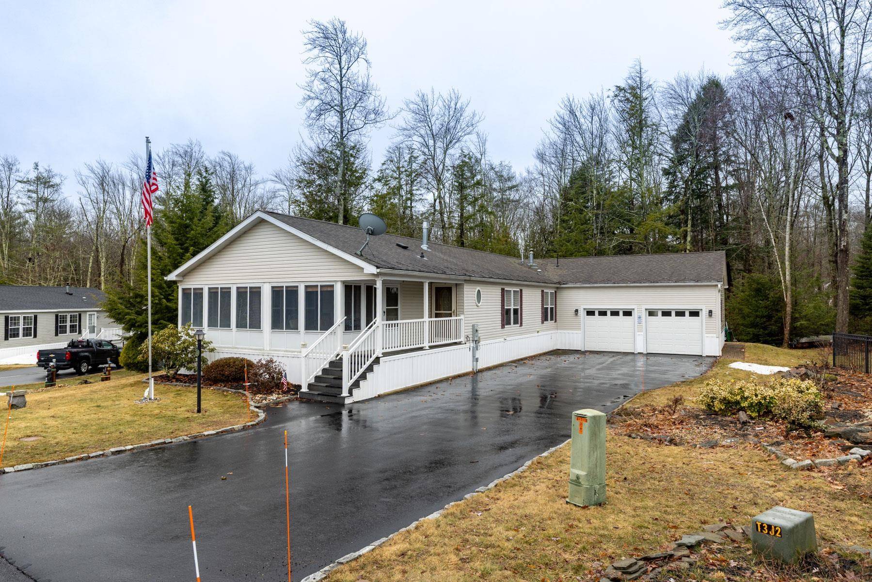 Rochester, NH 03868,44 Blair DR
