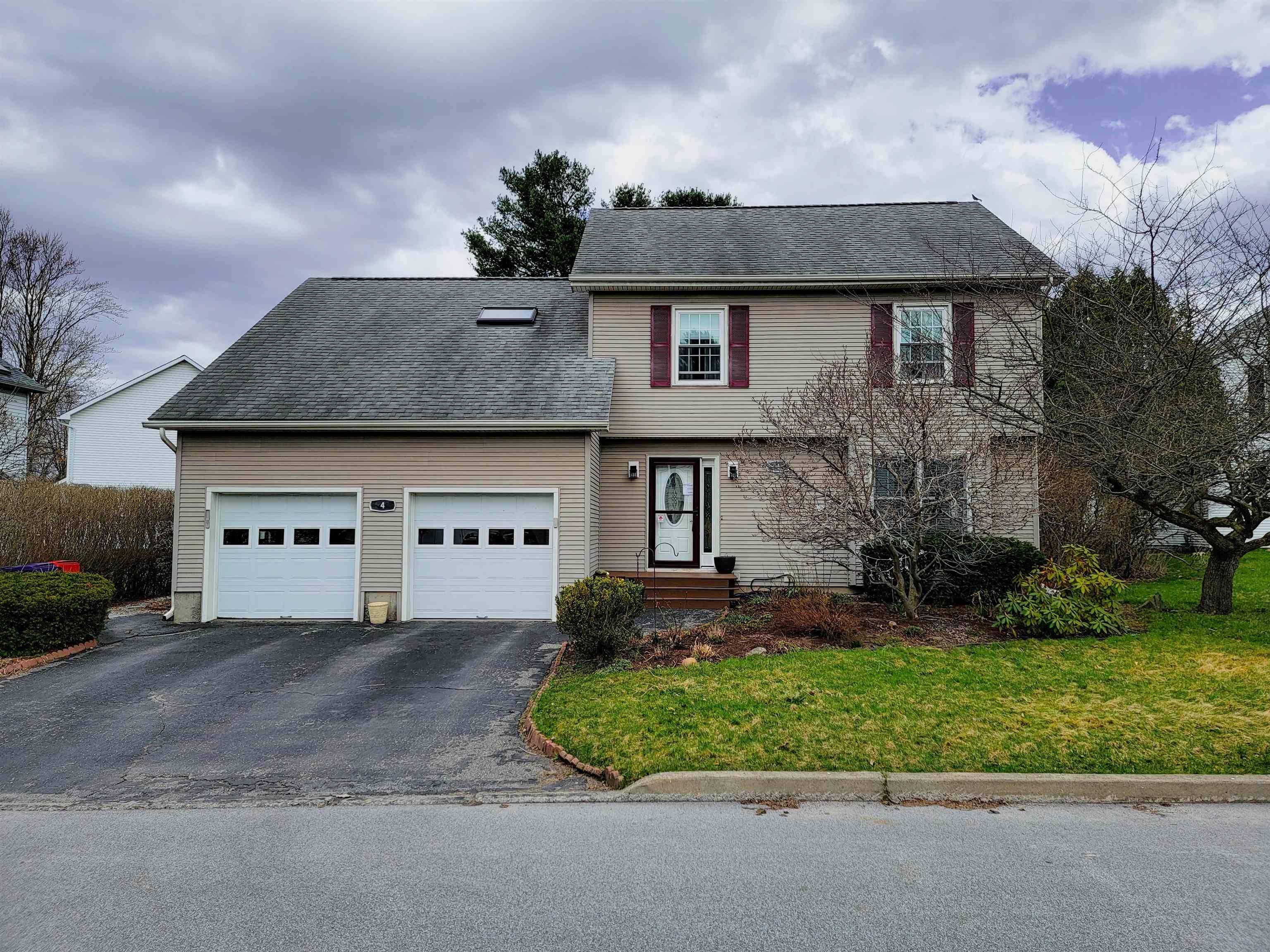 South Burlington, VT 05403,4 Kinsington ST