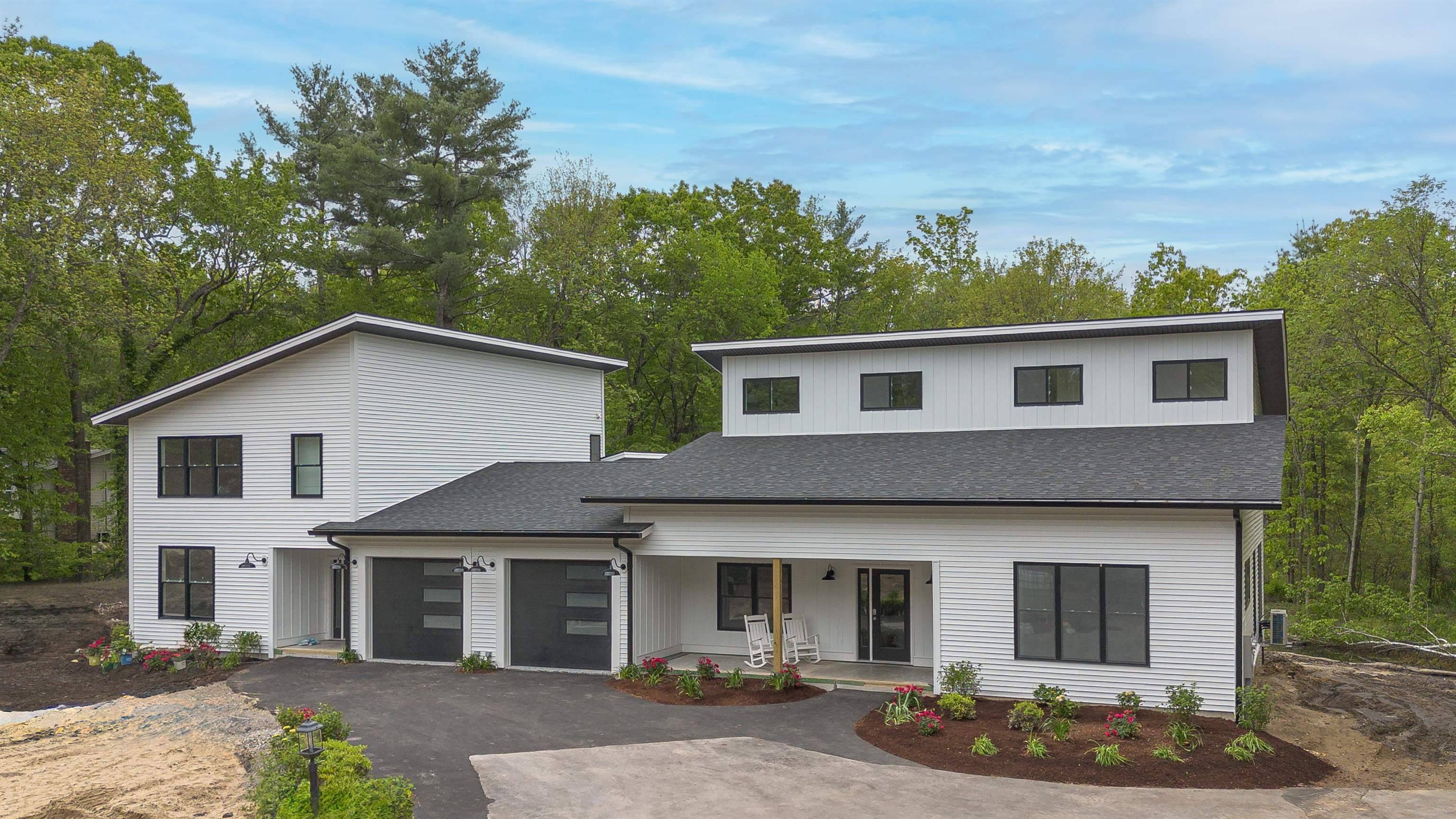 Londonderry, NH 03053,99 Rockingham RD #2