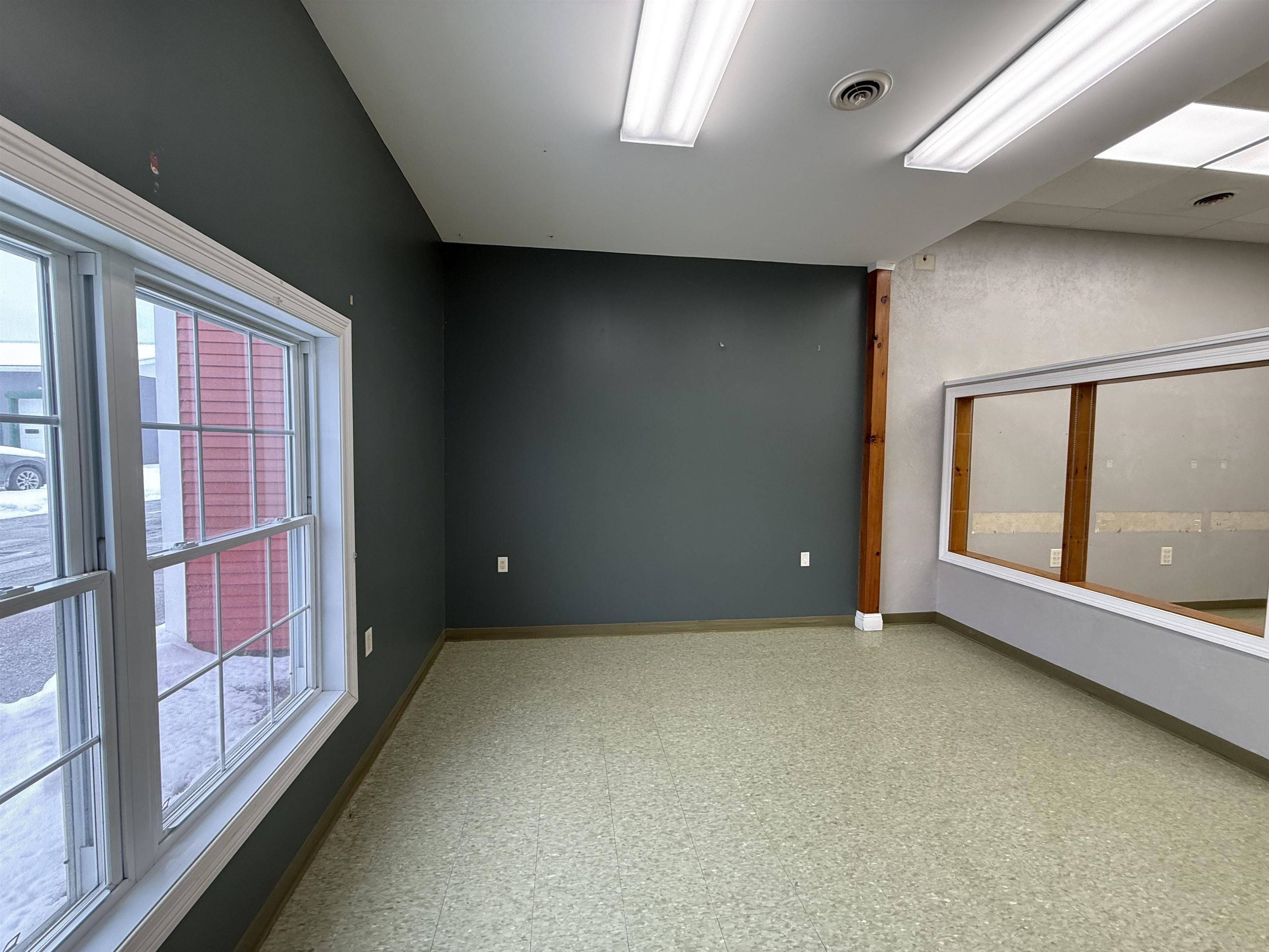 St. Albans Town, VT 05478,387 Lake RD #2