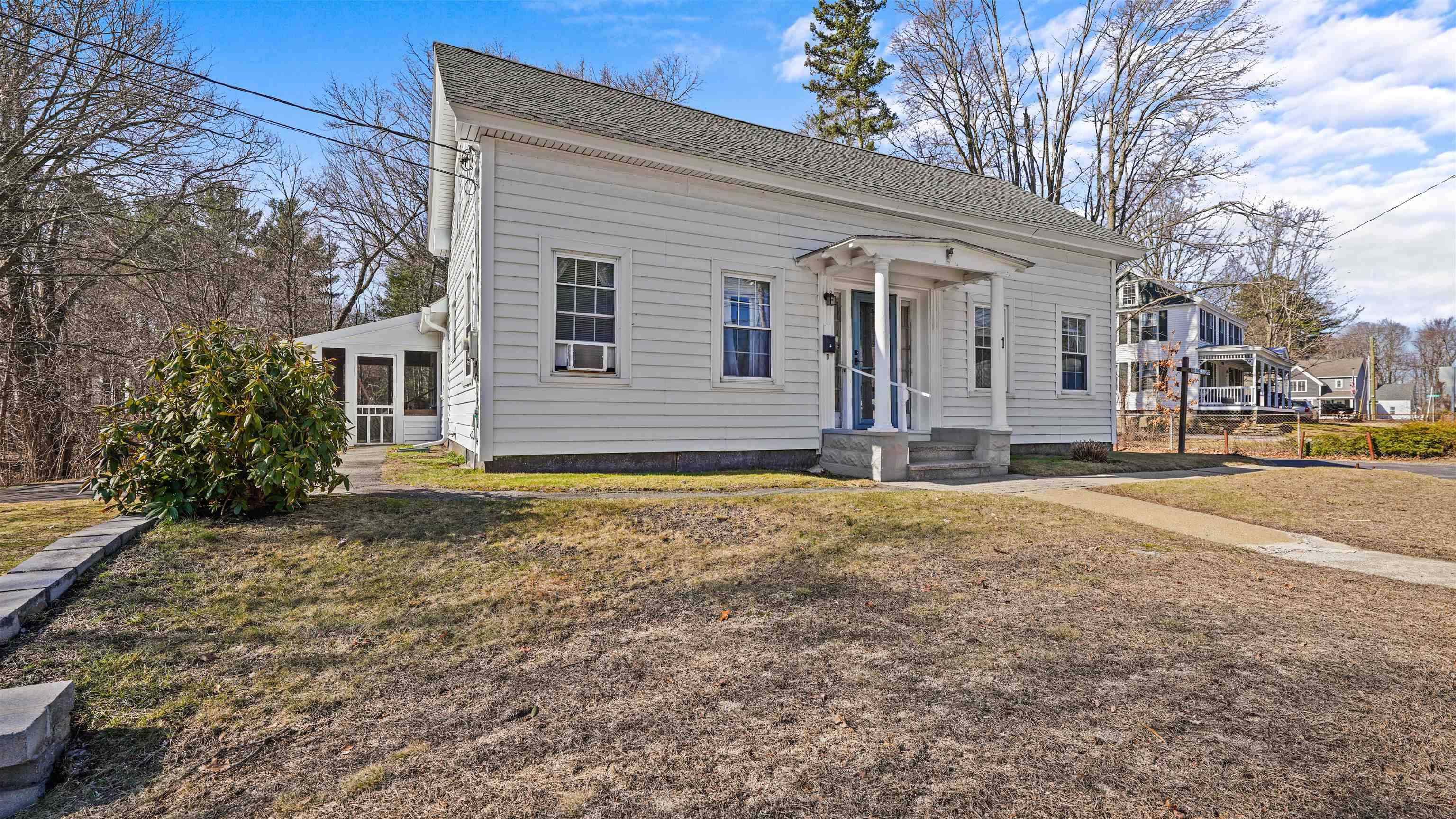 Hudson, NH 03051,1 Lowell RD
