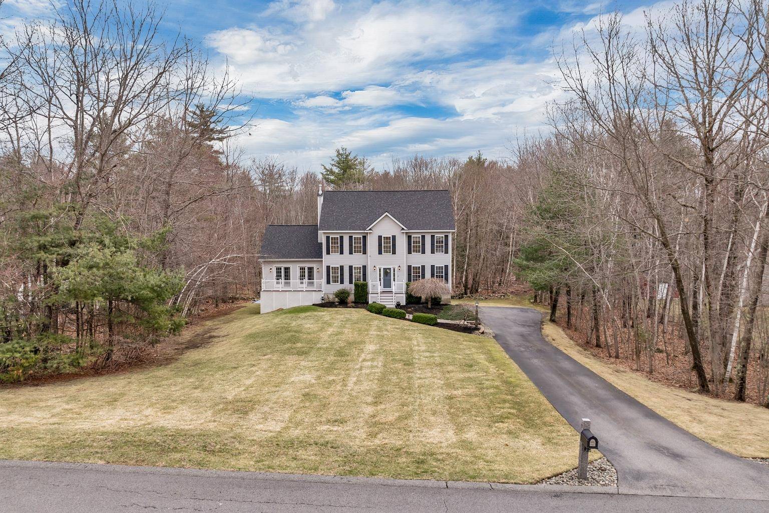 Salem, NH 03079,37 Greenhaven RD