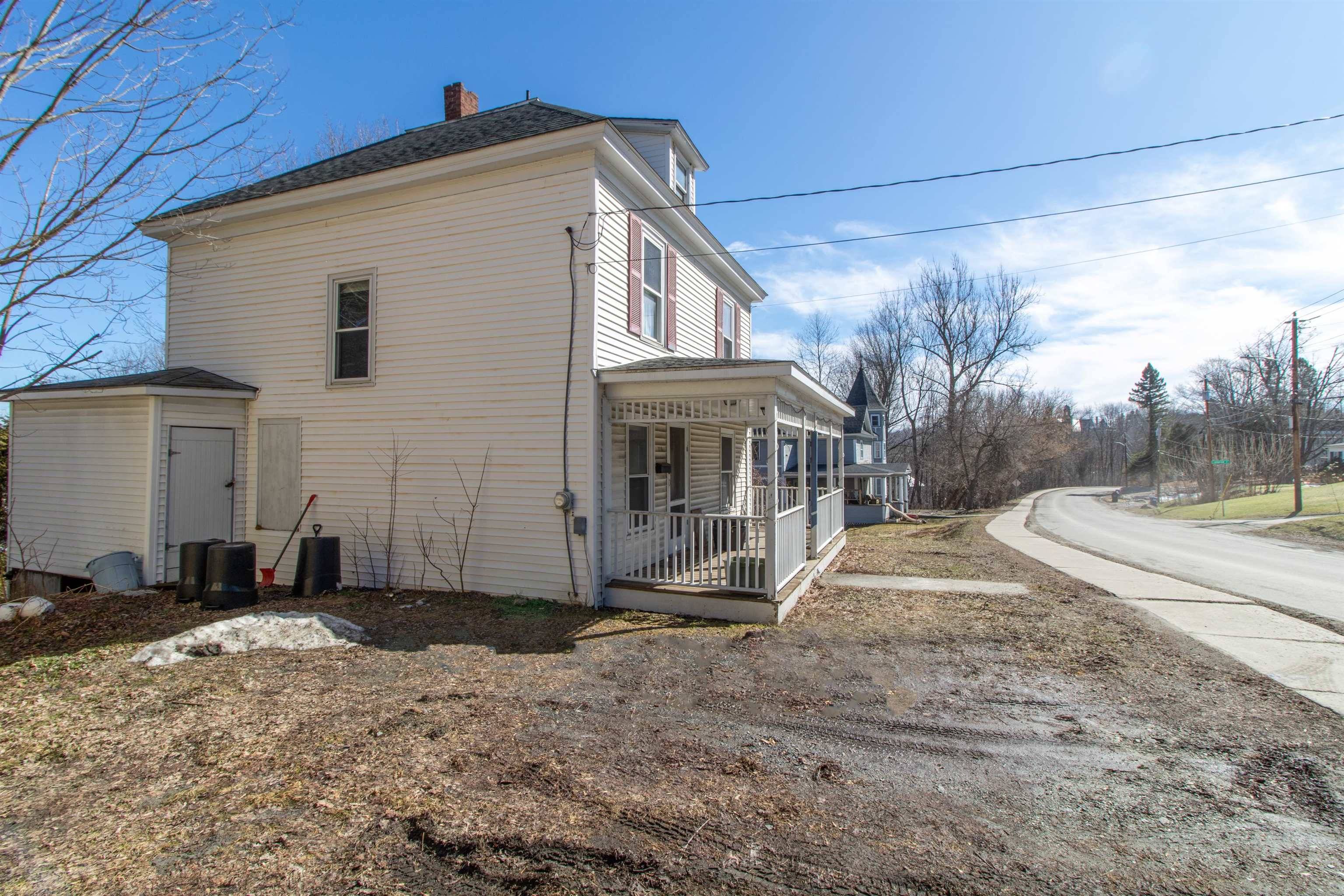 Newport City, VT 05855,318 West Main ST