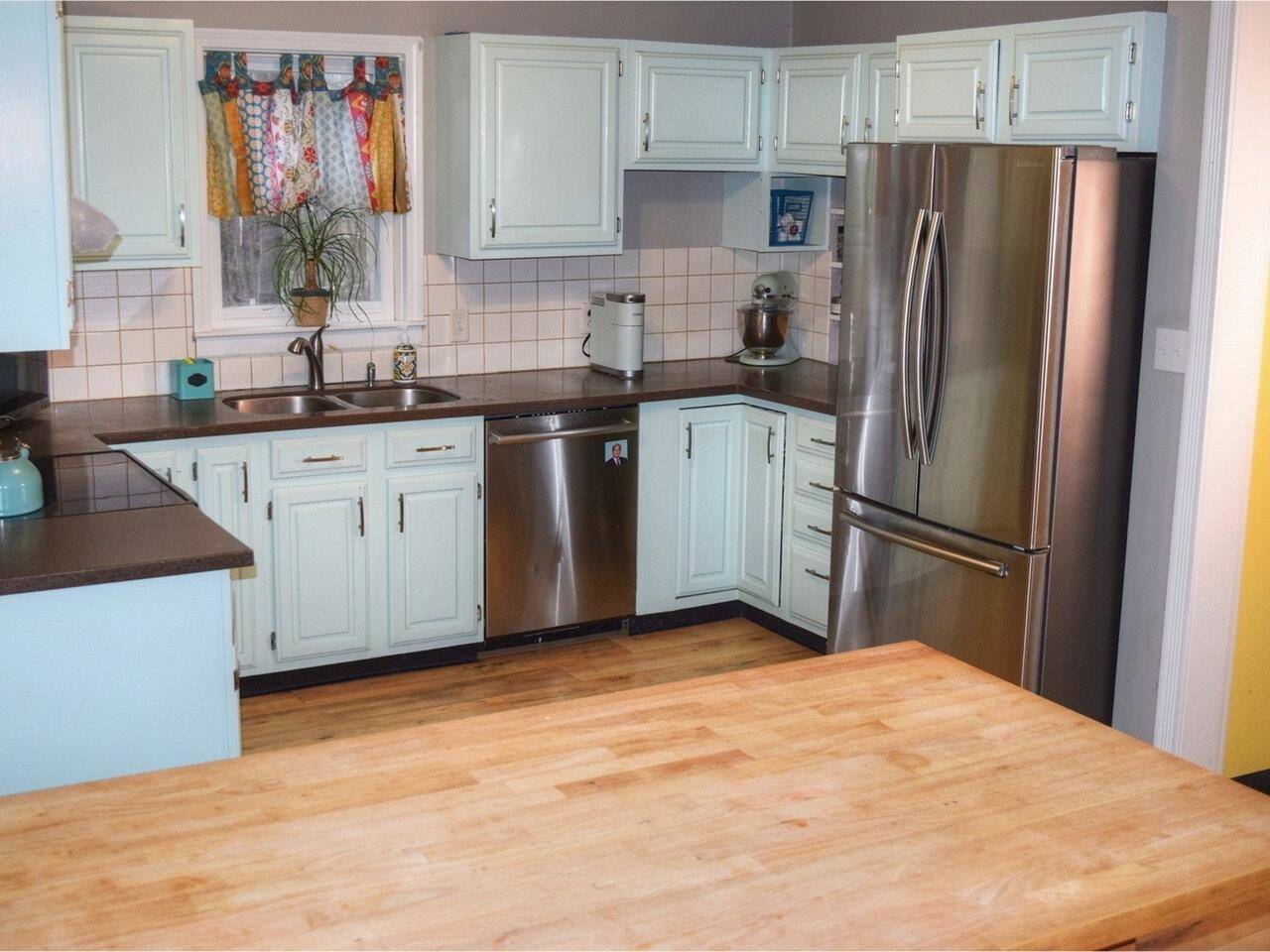 Shelburne, VT 05482,28 Red Cedar LN