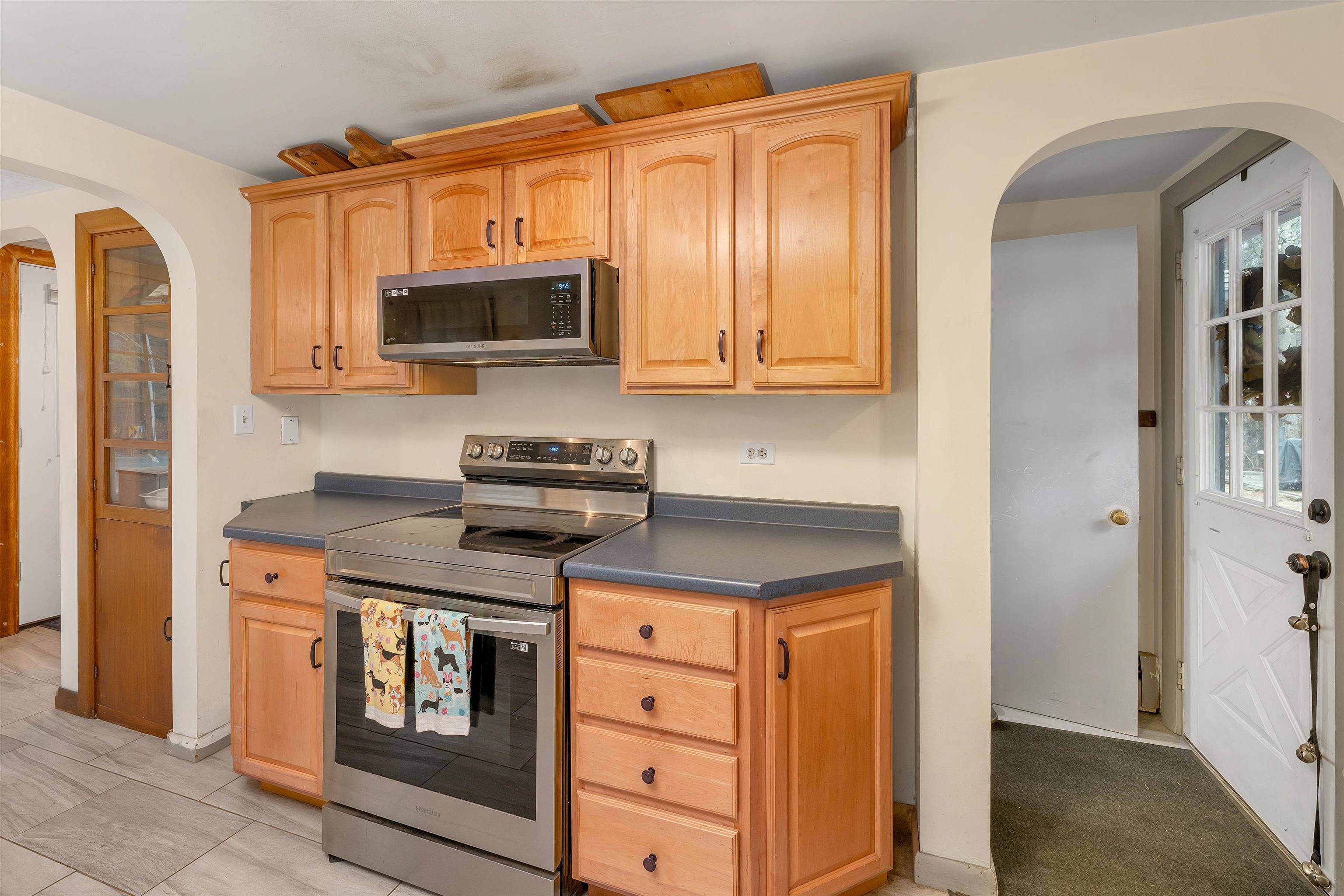 Litchfield, NH 03052,6 Cutler RD