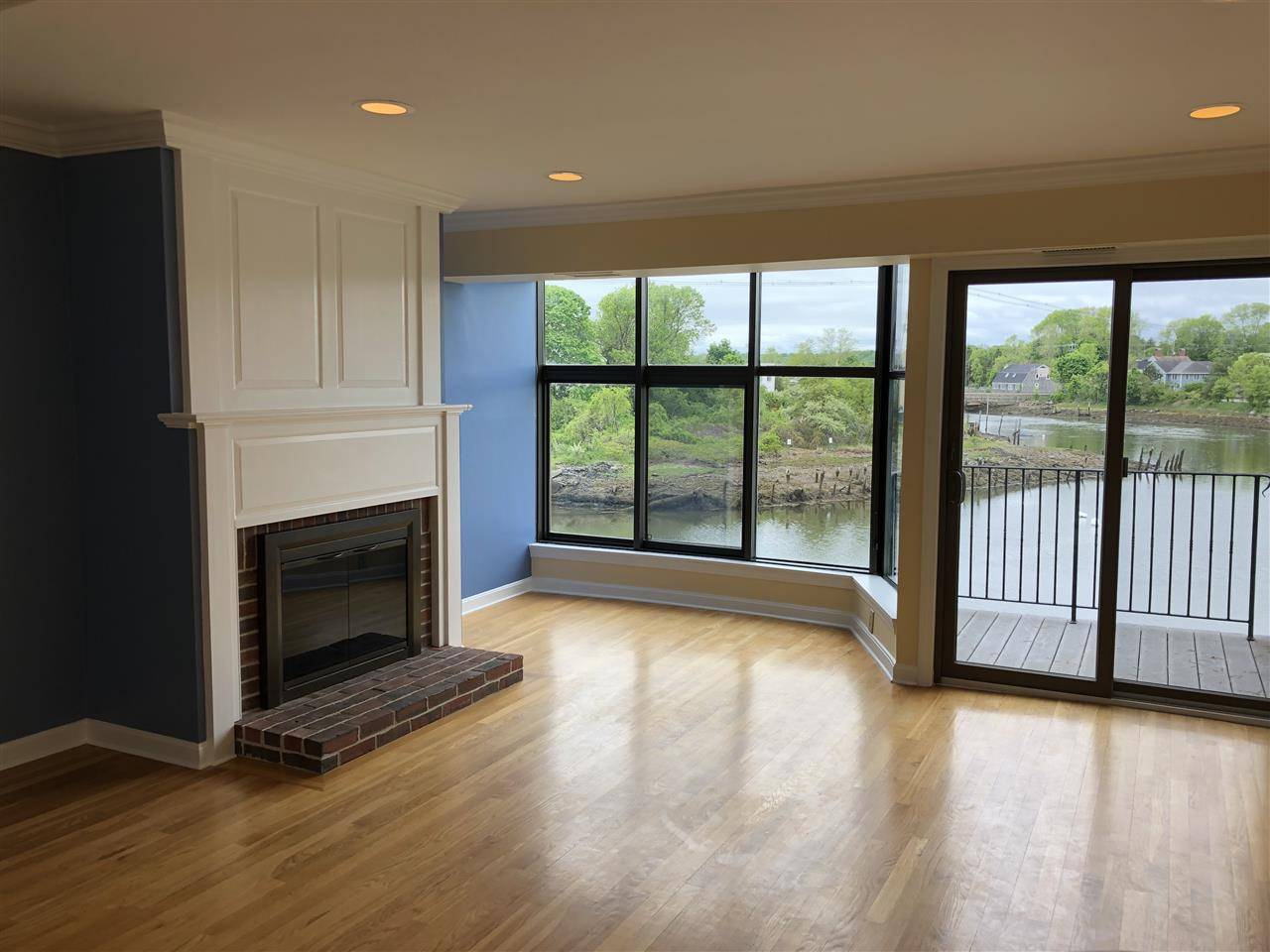 Portsmouth, NH 03801,500 Market ST #8R