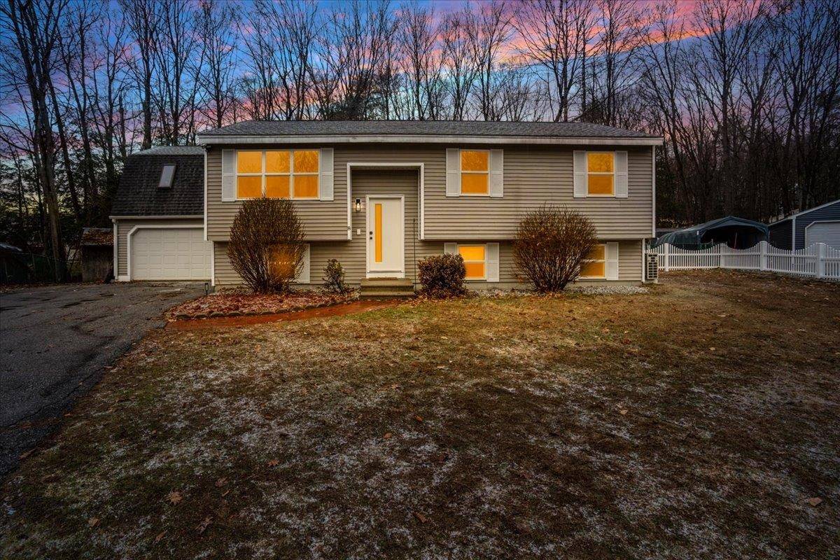 Concord, NH 03303,8 Columbine PL