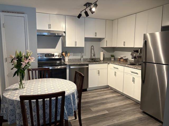 Portsmouth, NH 03801,2102 White Cedar BLVD