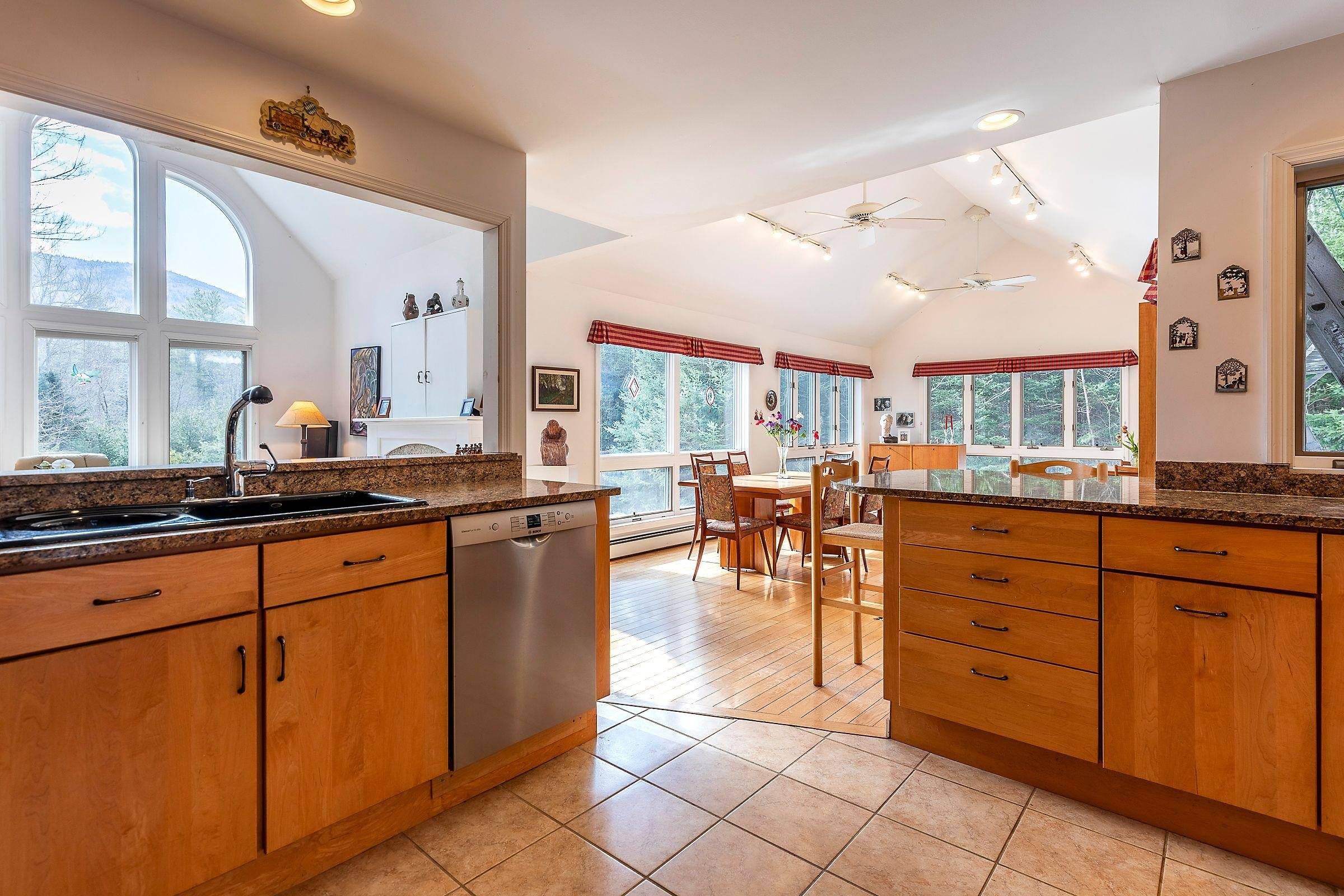 Londonderry, VT 05155,2513 Thompsonburg RD