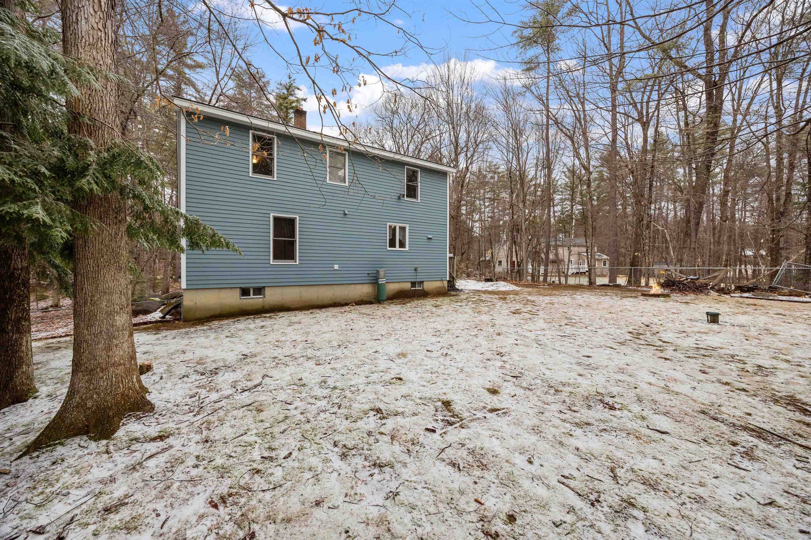 Boscawen, NH 03303,3 Weir RD