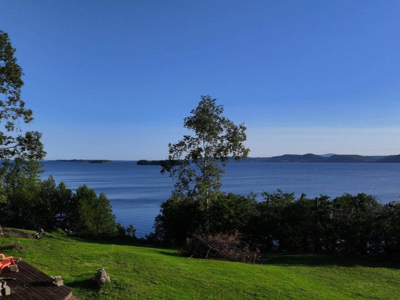 South Hero, VT 05486,38 Featherbed LN