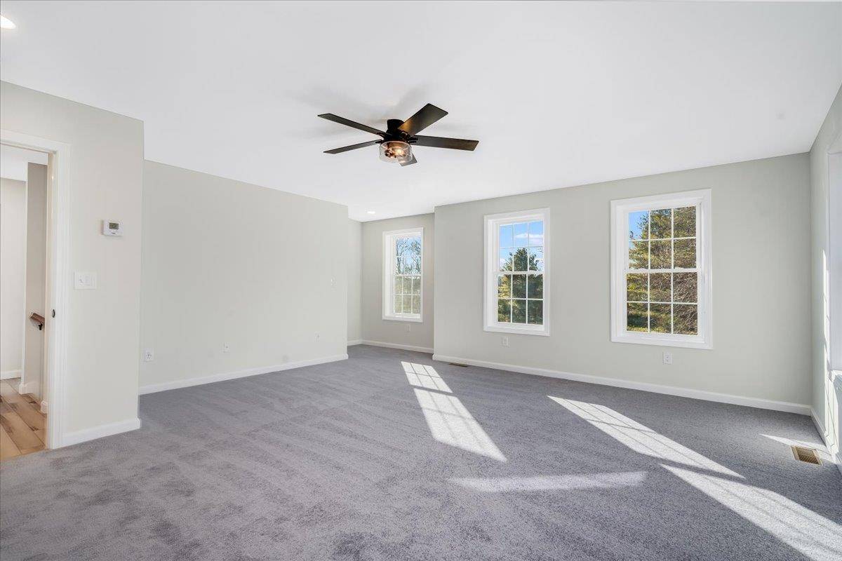 97 Fairview DR Pittsfield, NH 03263