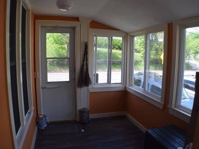 Farmington, NH 03835,36 Central ST