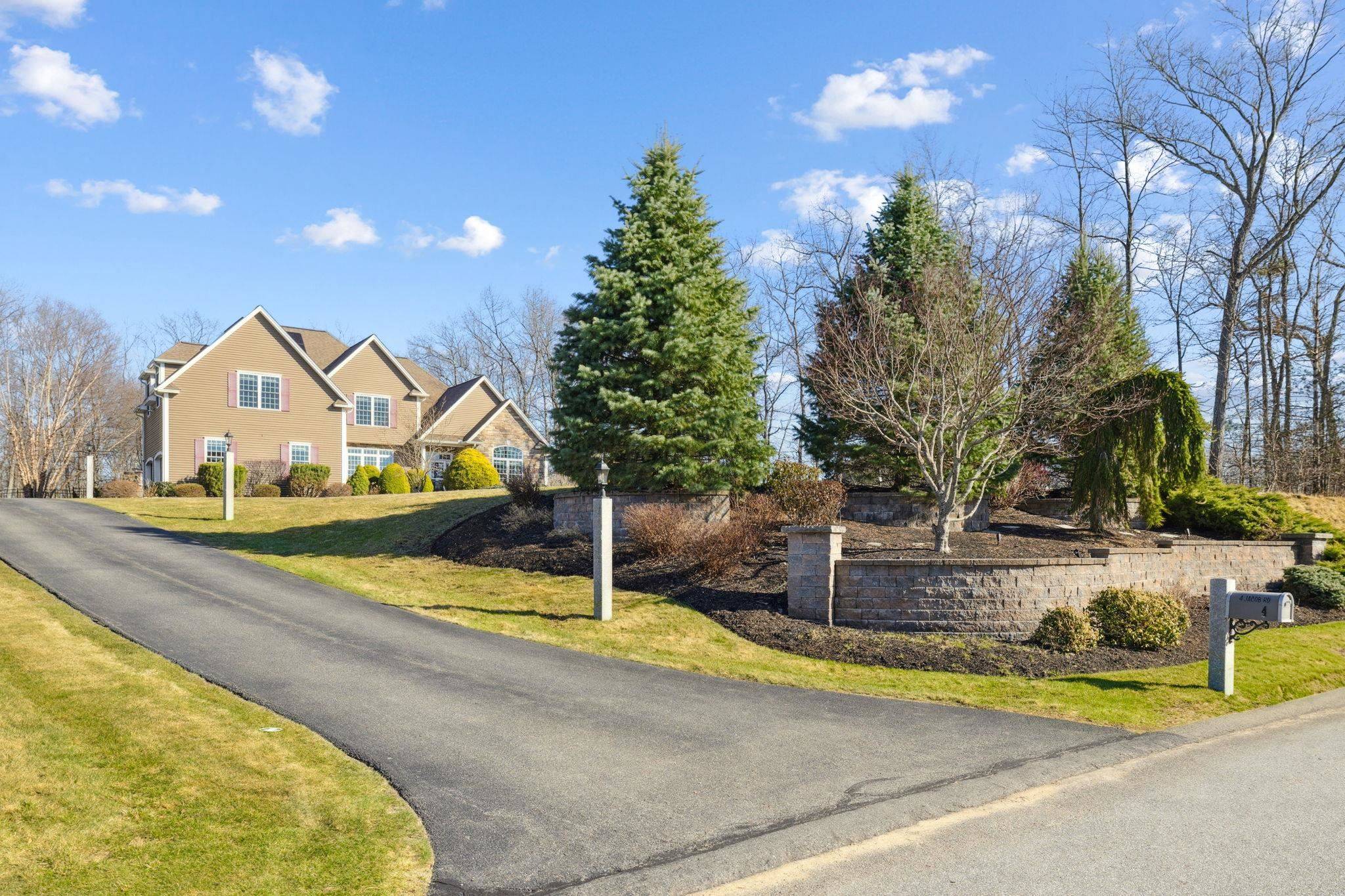 Windham, NH 03087,4 Jacob RD