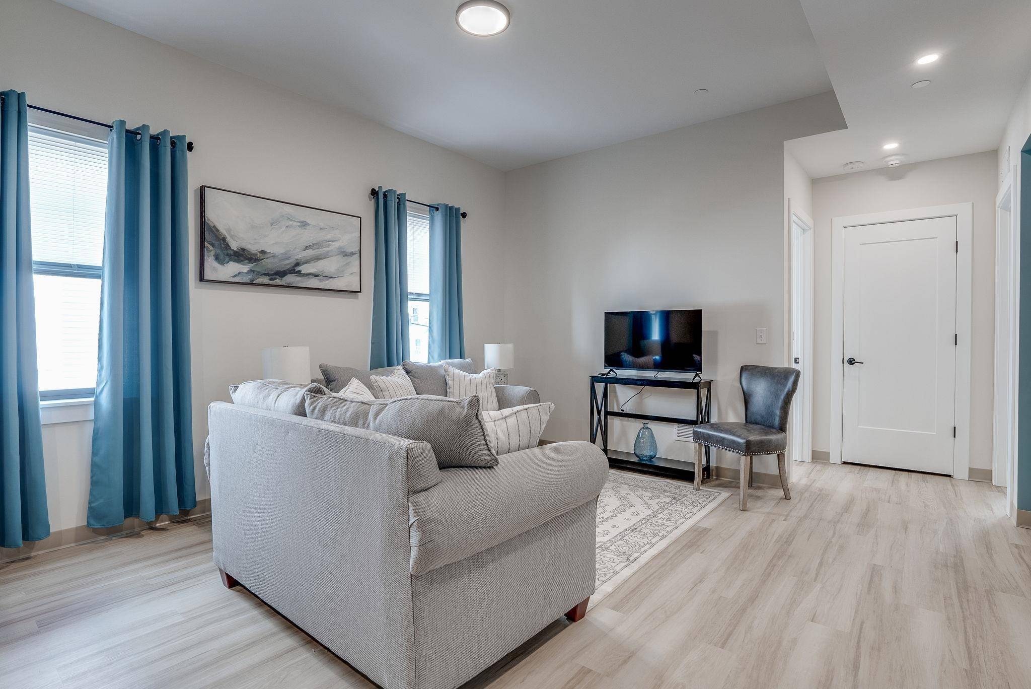 Nashua, NH 03060,4 Bridge ST #201