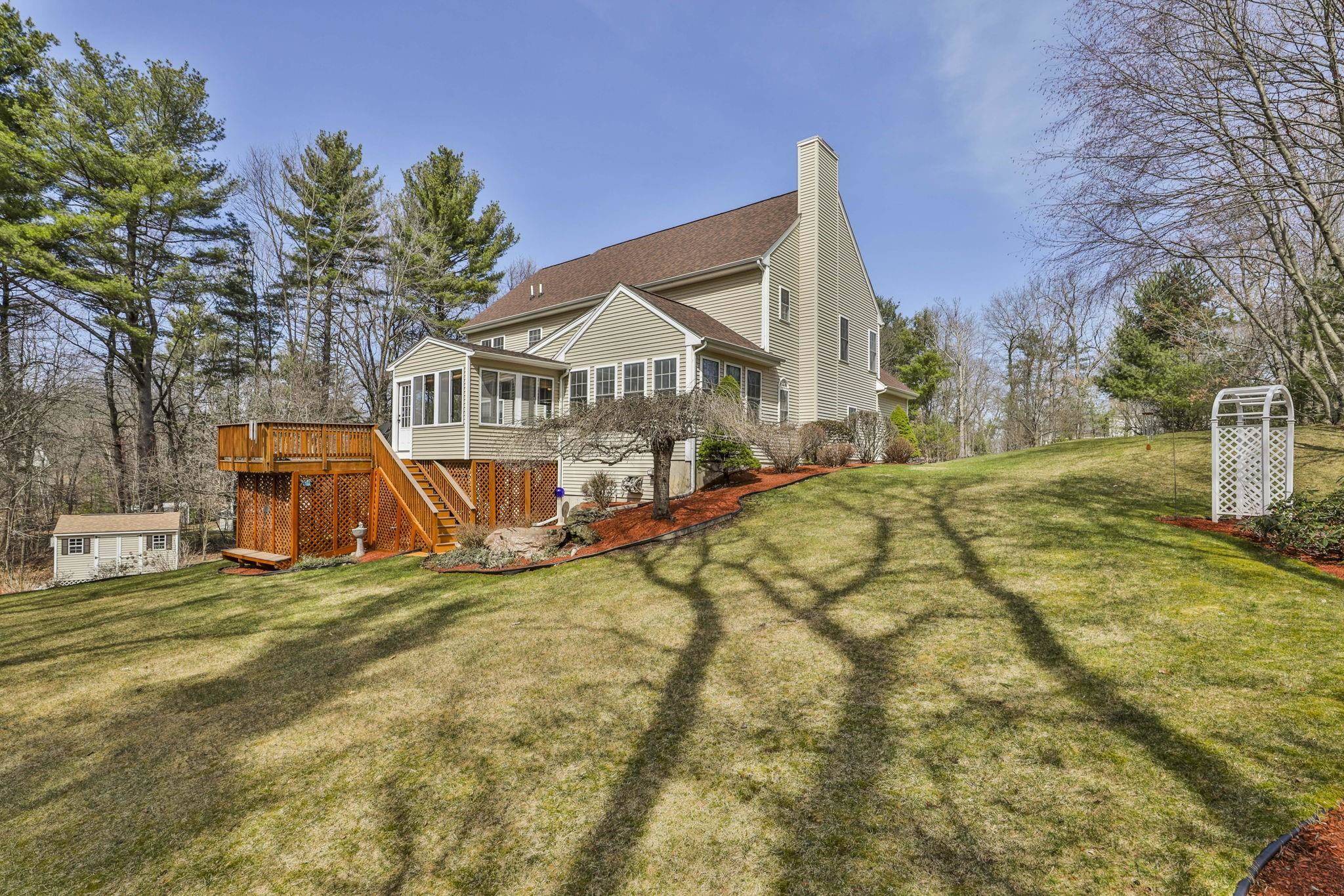 Hudson, NH 03051,9 Copeland DR
