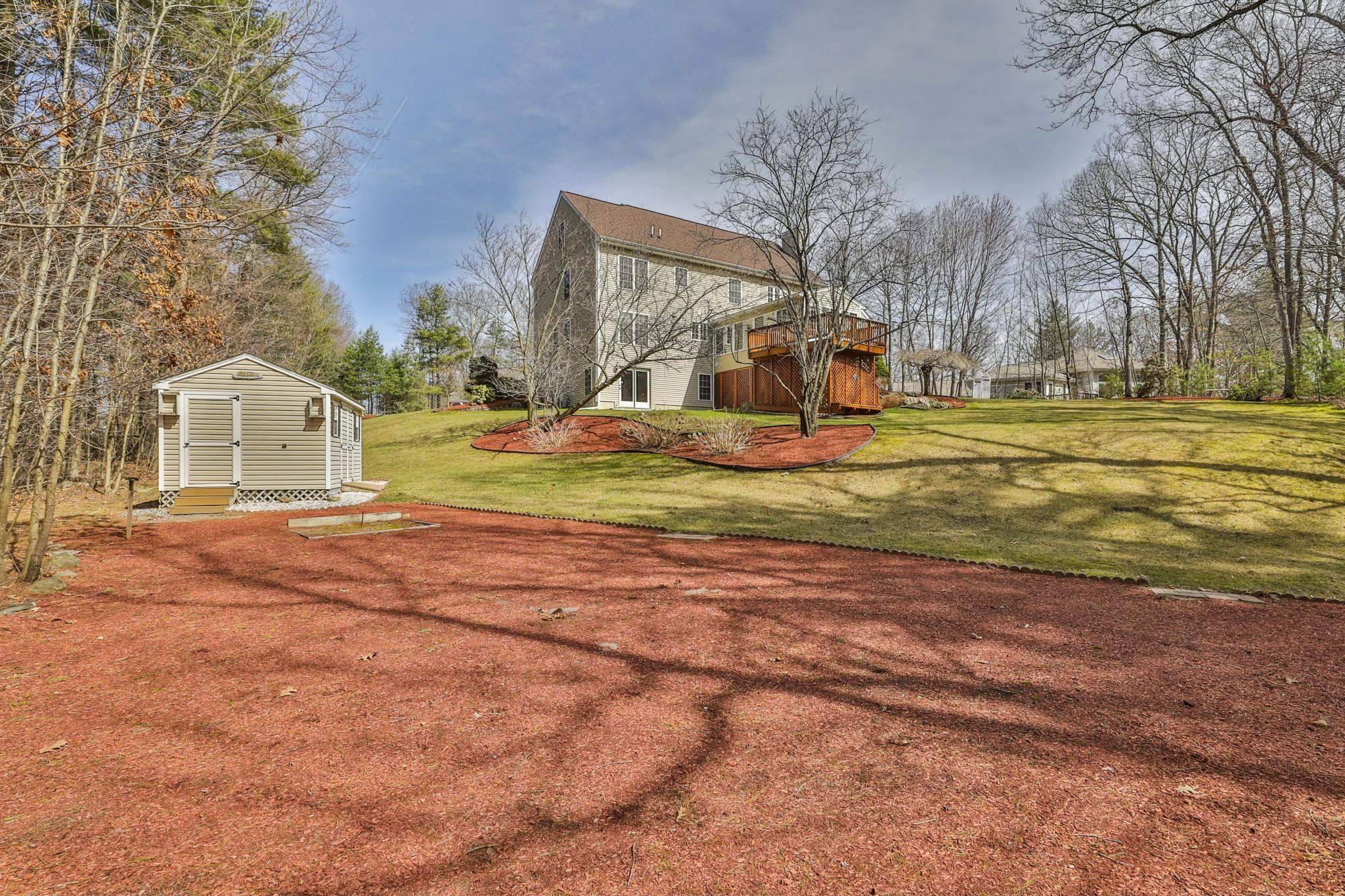 Hudson, NH 03051,9 Copeland DR