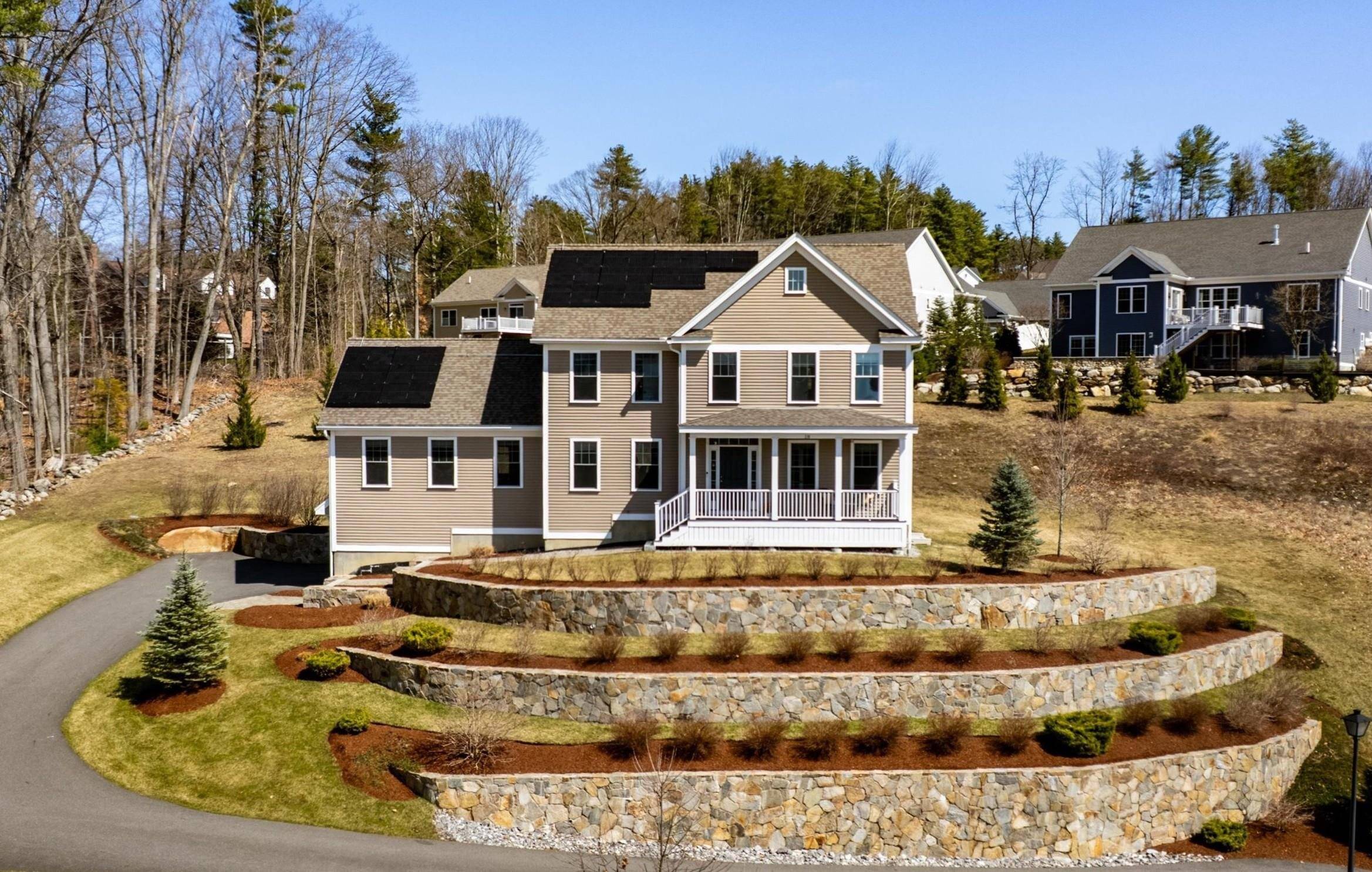 Manchester, NH 03104,18 Scenic DR