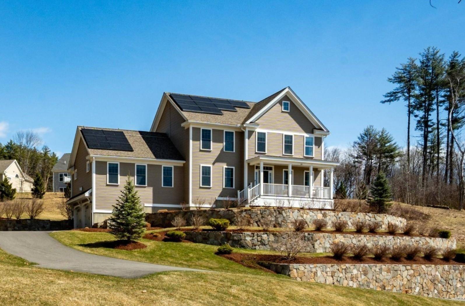 Manchester, NH 03104,18 Scenic DR