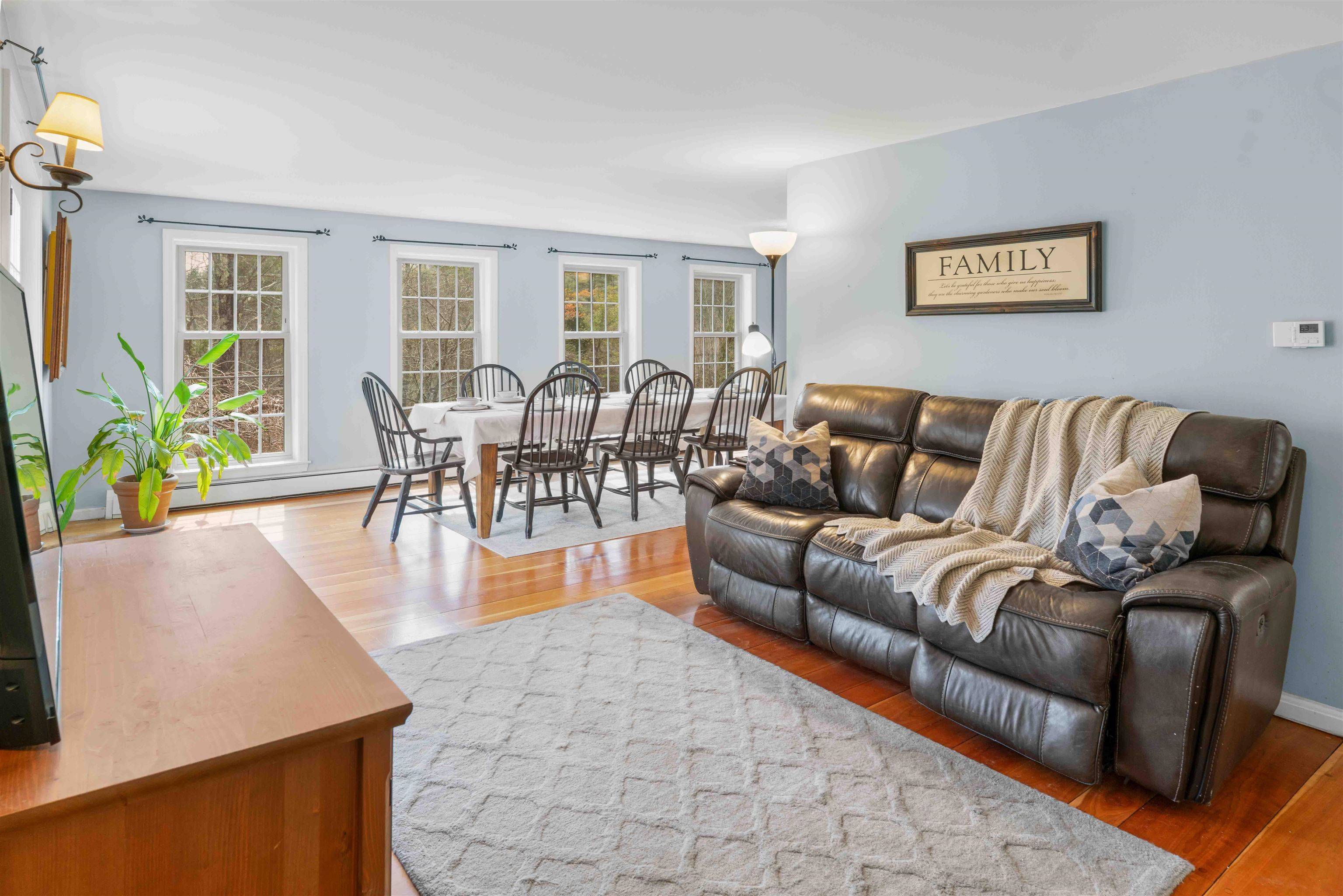Weare, NH 03281,224 Ridgeview RD