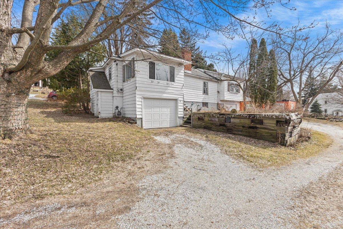 St. Albans City, VT 05478,48 Upper Newton ST