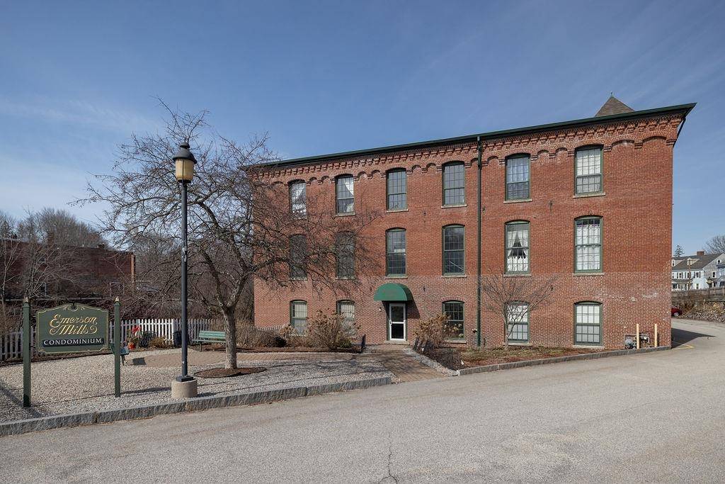 Pembroke, NH 03275,100 Main ST #210