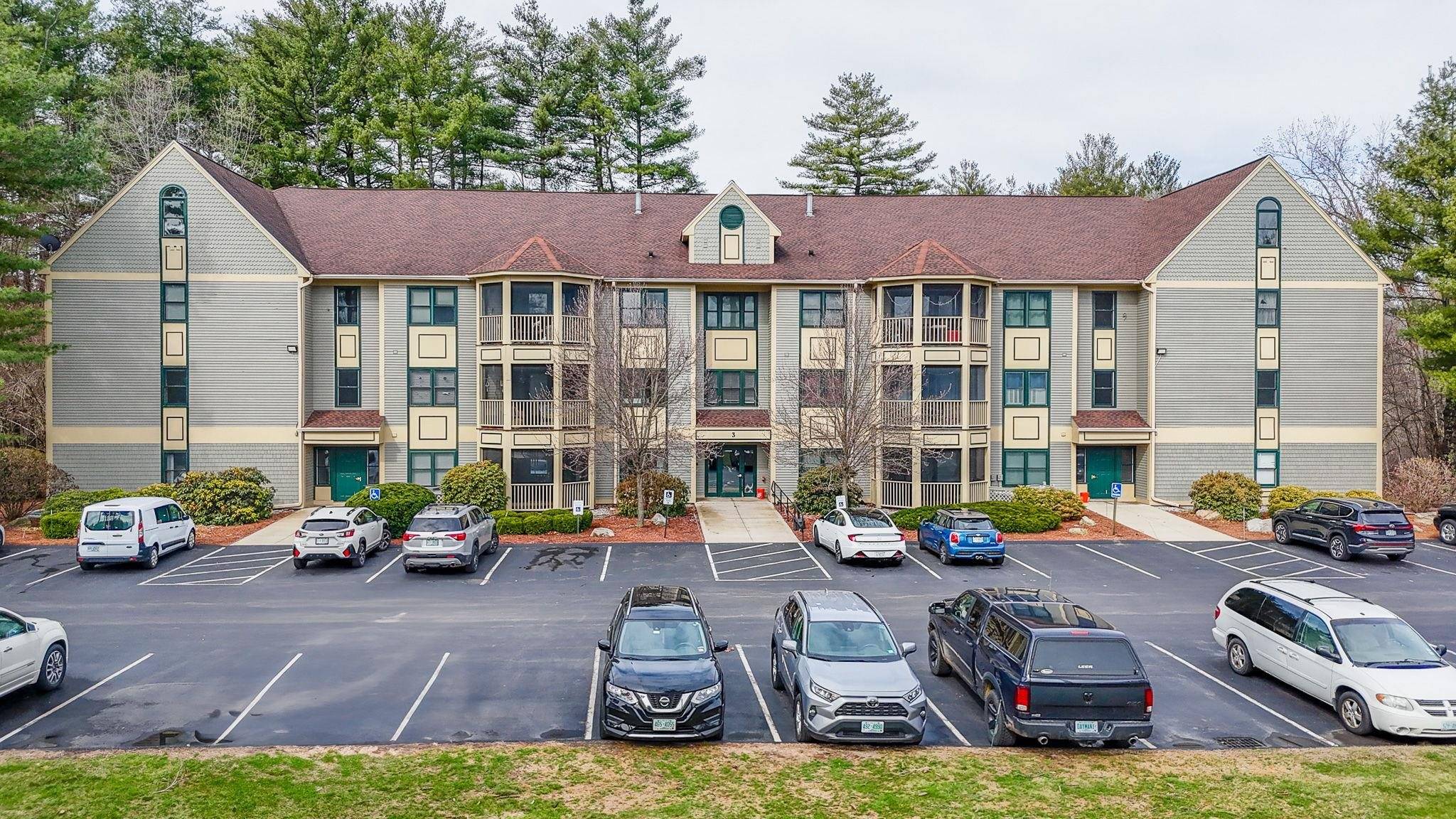 Nashua, NH 03063,3 Bartemus TRL #206