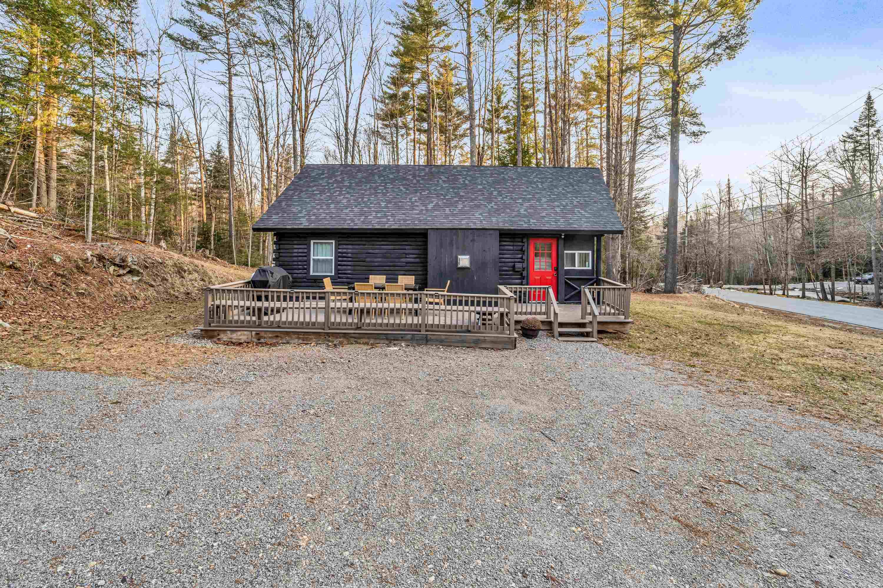 59 Pawtuckaway RD Haverhill, NH 03785