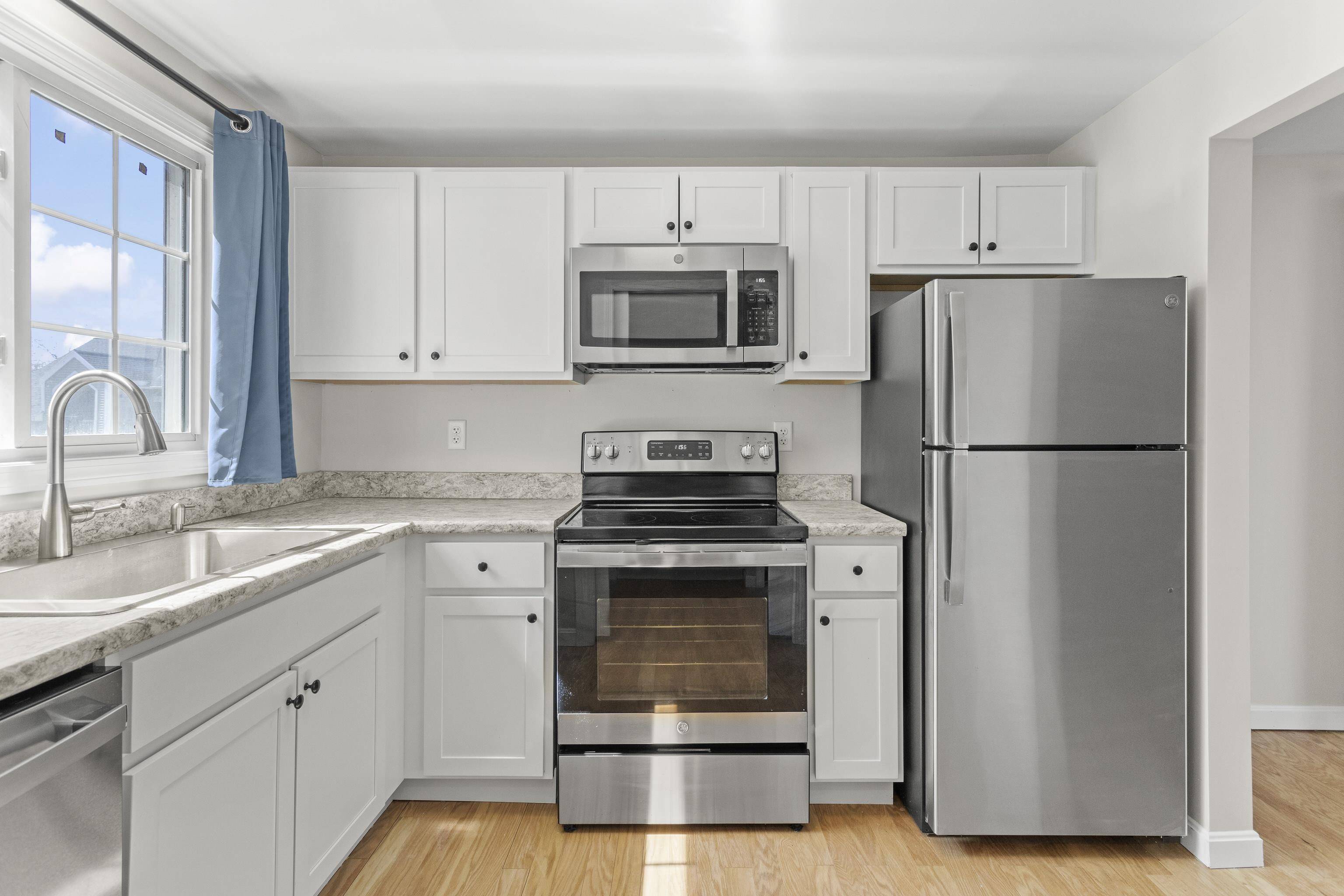 Dover, NH 03820,98 Henry Law AVE #21