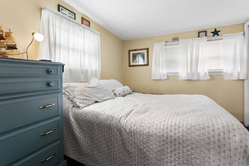 84 Acorn RD Hampton, NH 03842