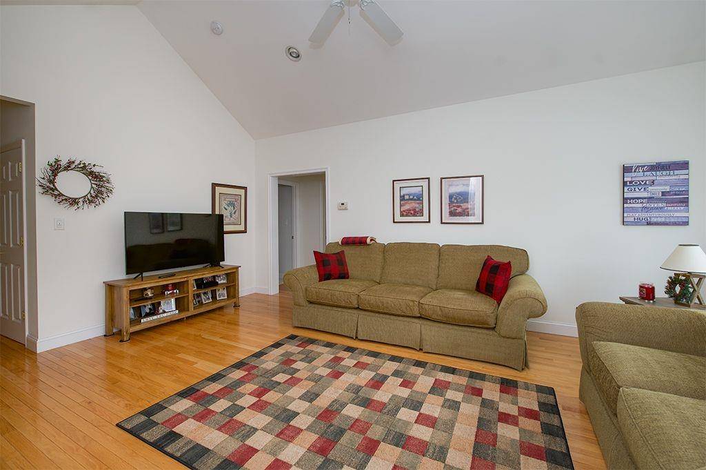 Windham, NH 03087,15 Lamplighter Village RD
