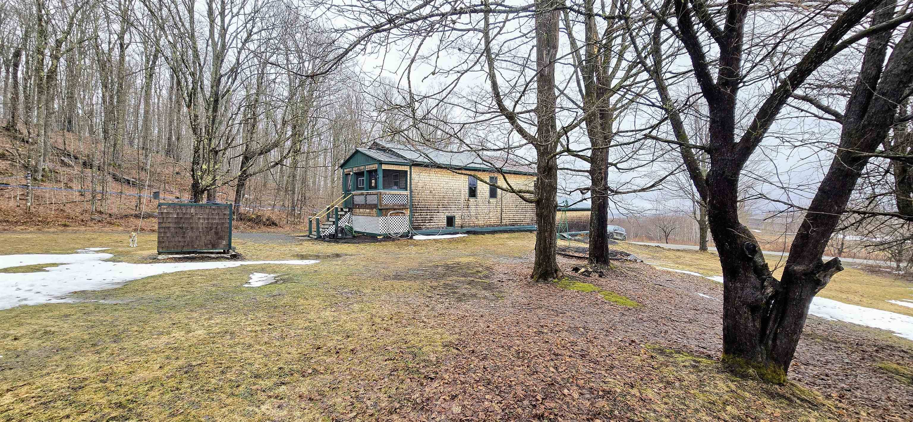 Glover, VT 05875,681 Phillips RD