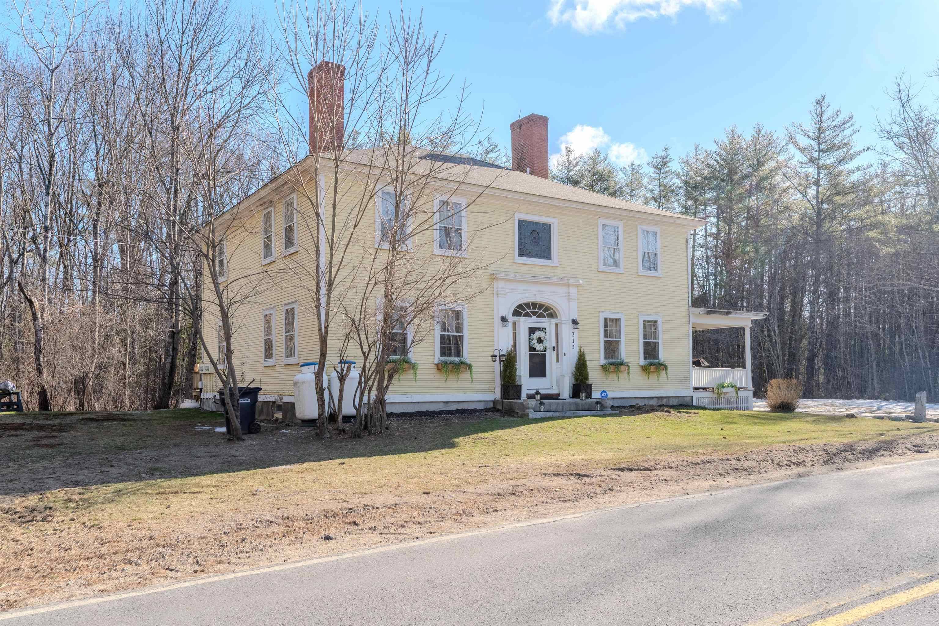 Farmington, NH 03835,215 Bay RD