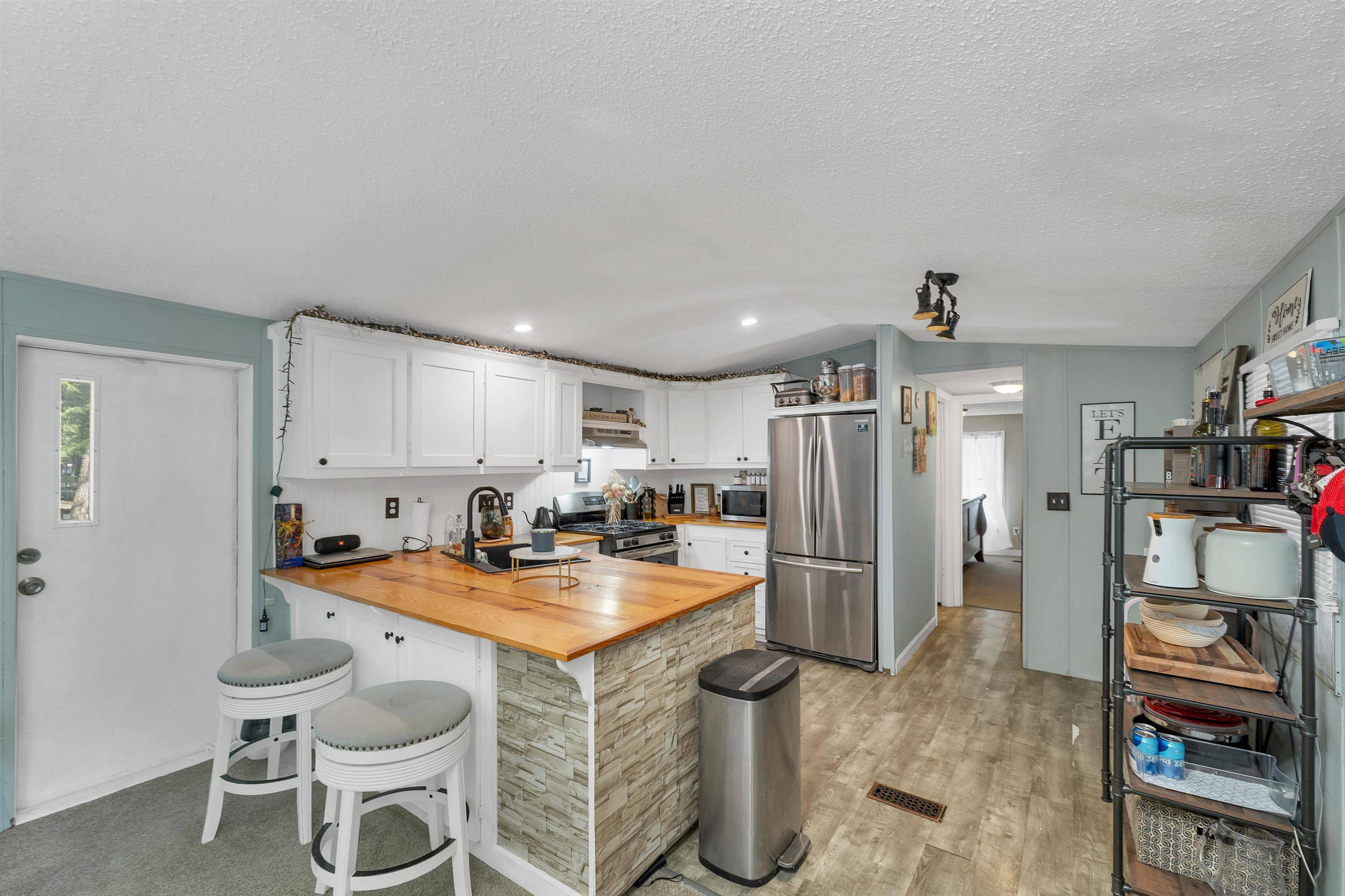 Ossipee, NH 03864,8 Rainbow DR