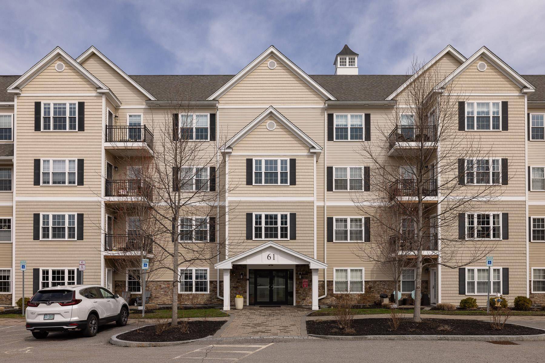 Exeter, NH 03833,61 Acadia LN #404