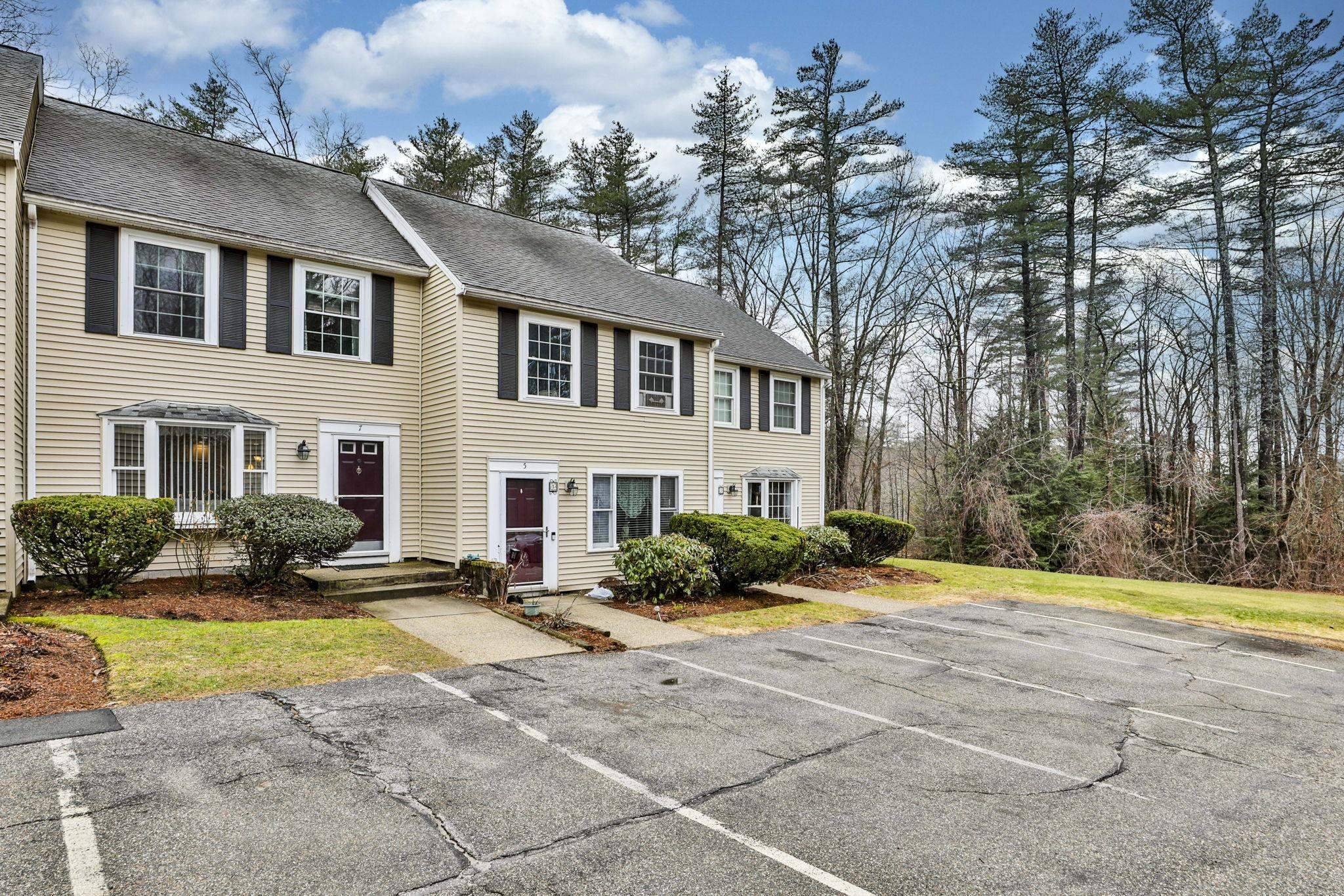Merrimack, NH 03054,7 Franconia DR