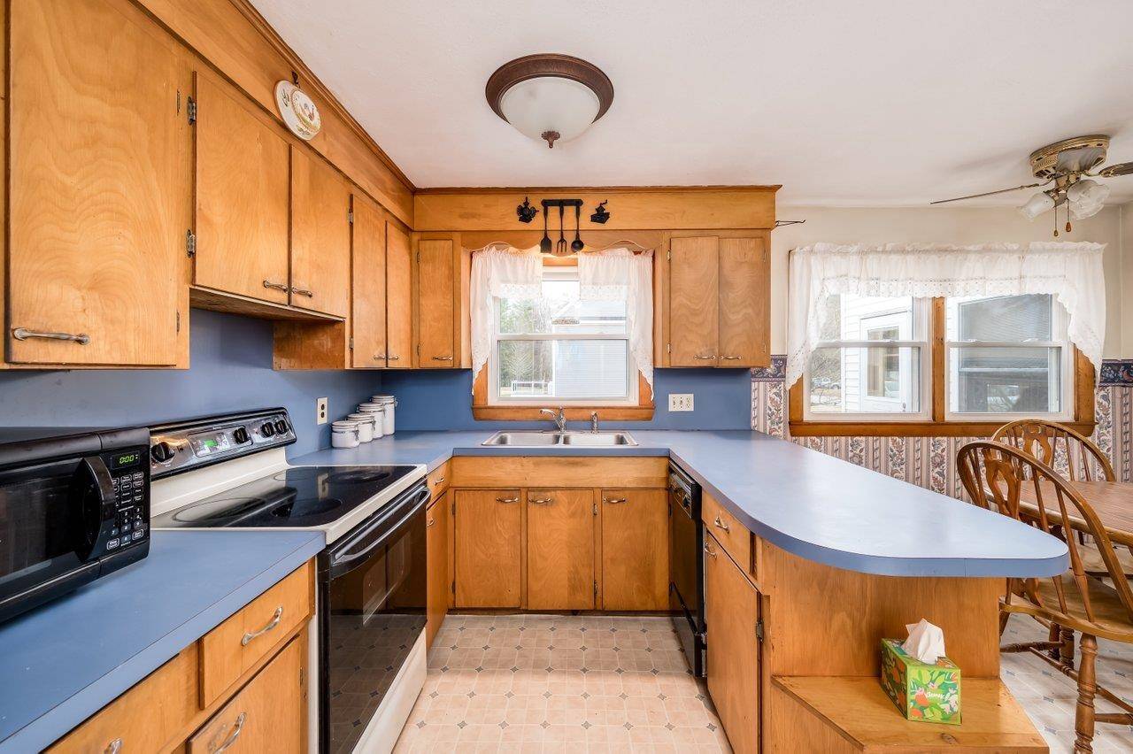 Newmarket, NH 03857,78 Packers Falls RD