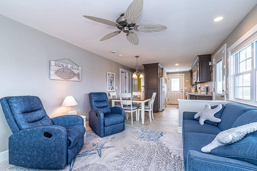 Hampton, NH 03874,17 Cole ST #2