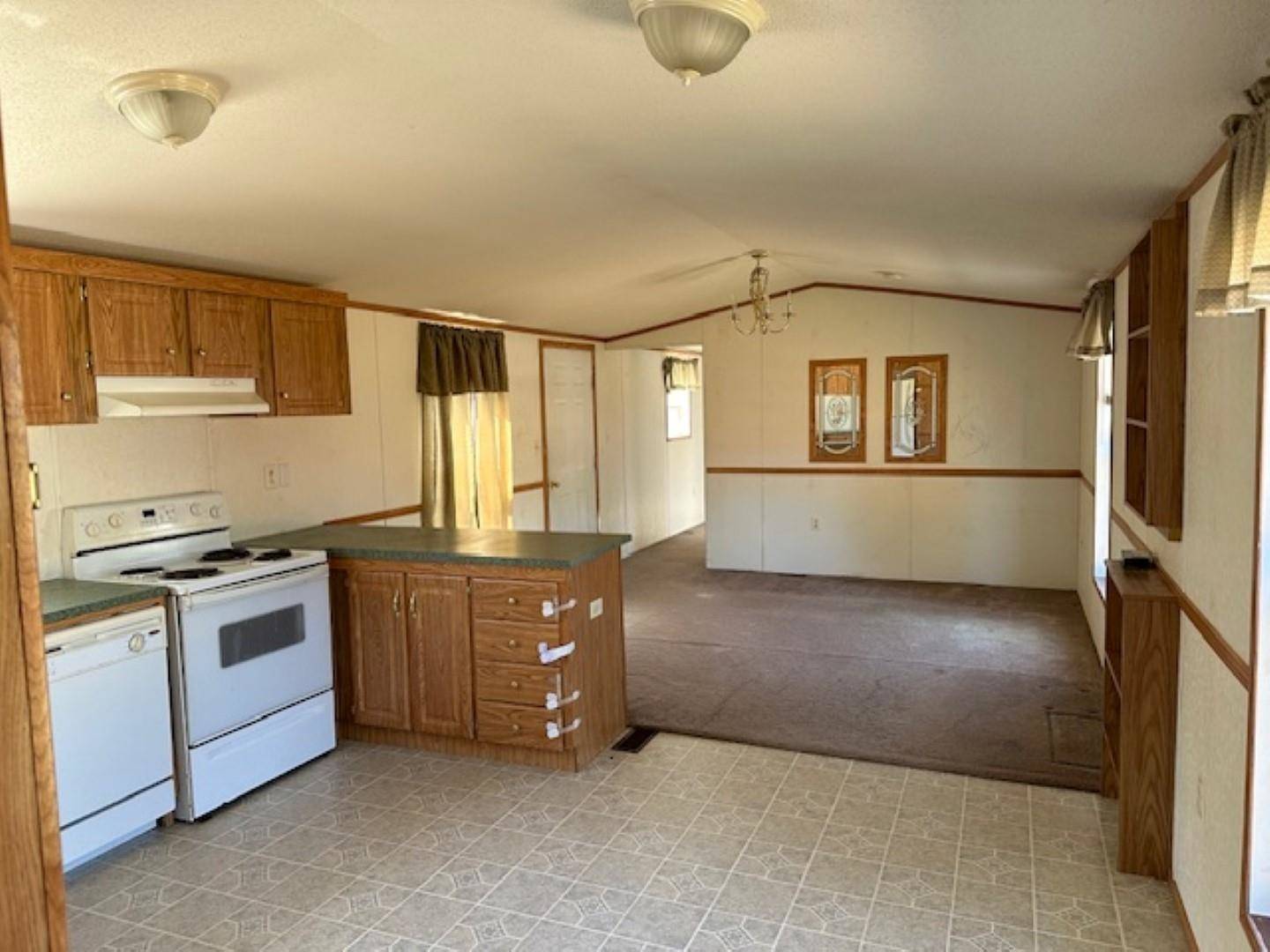 Winchester, NH 03470,14 Redwood DR