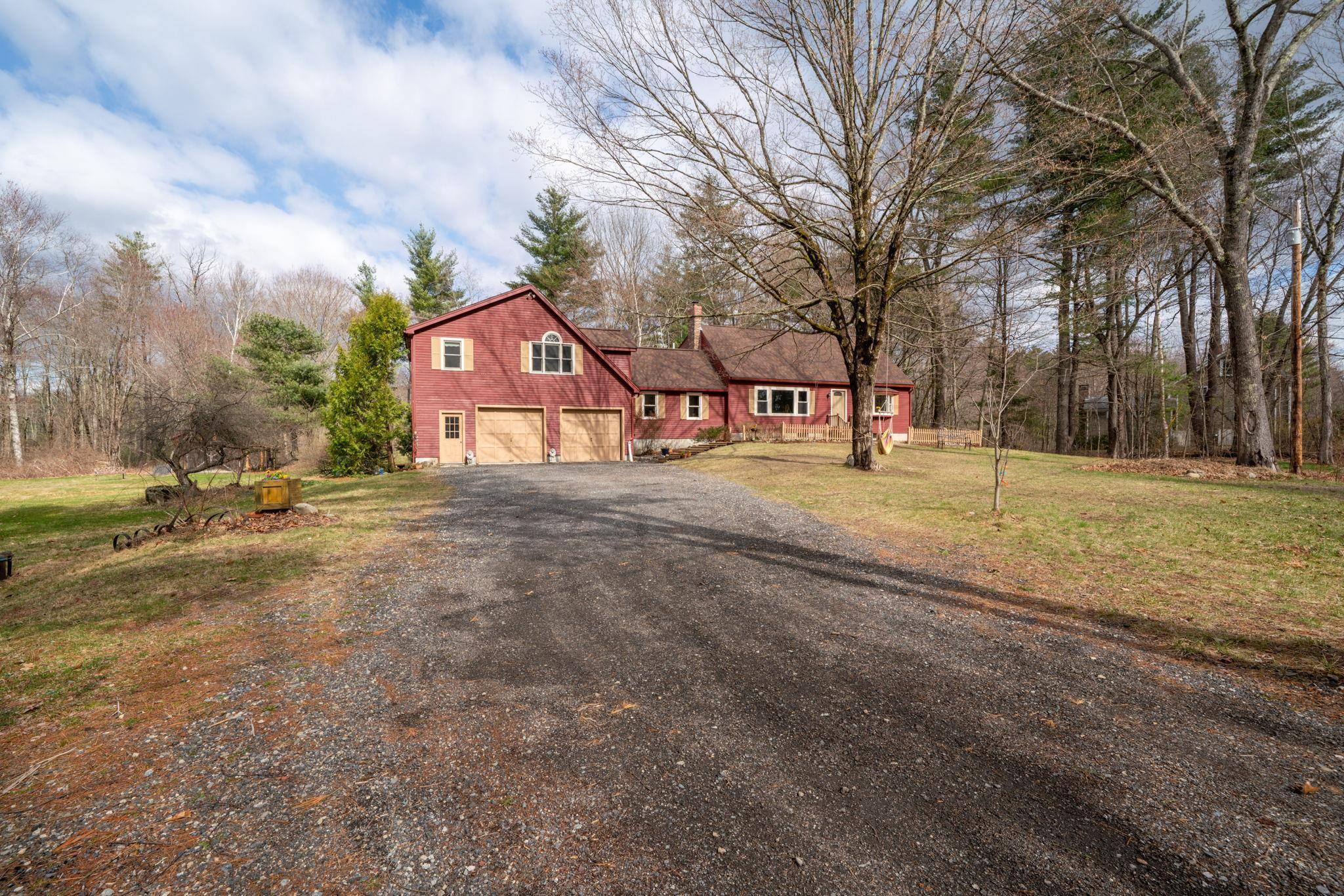 East Kingston, NH 03827,66 Powwow River RD